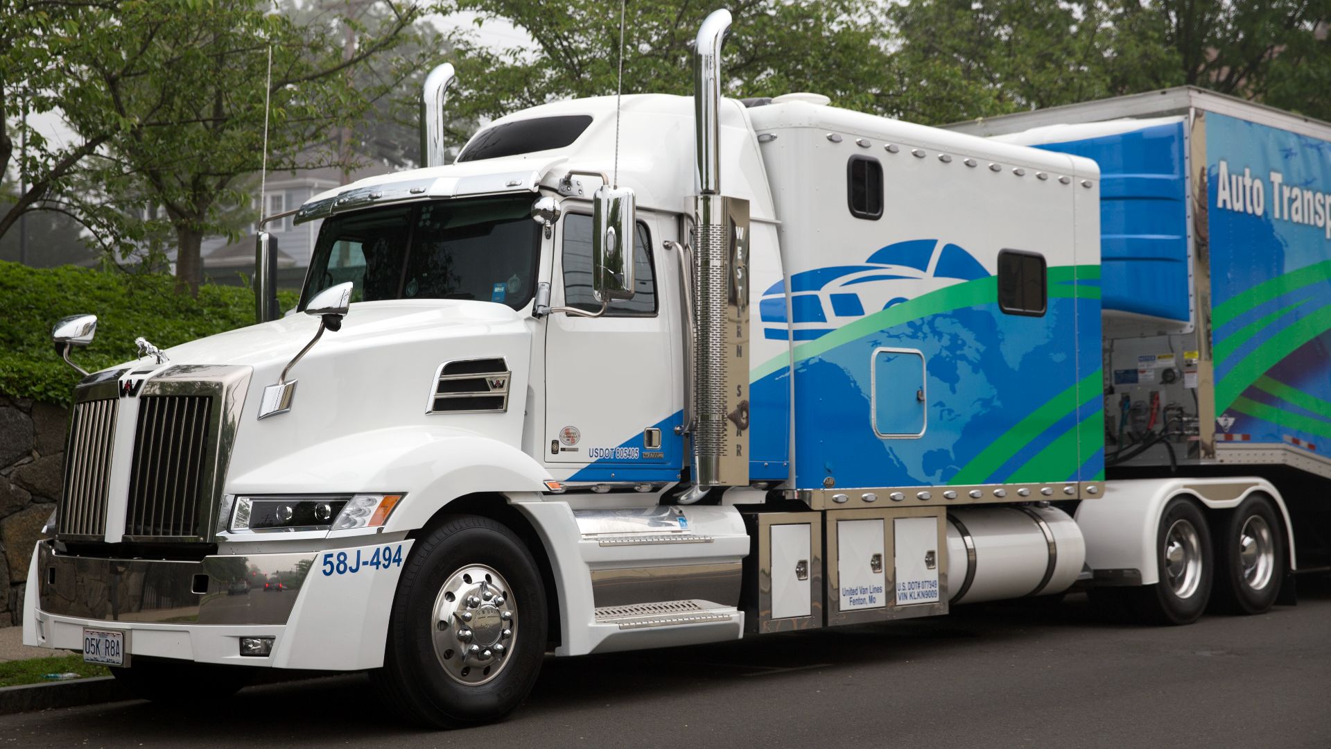 File:2019 Western Star 5700XE vintage car transporter in Greenwich CT.jpg