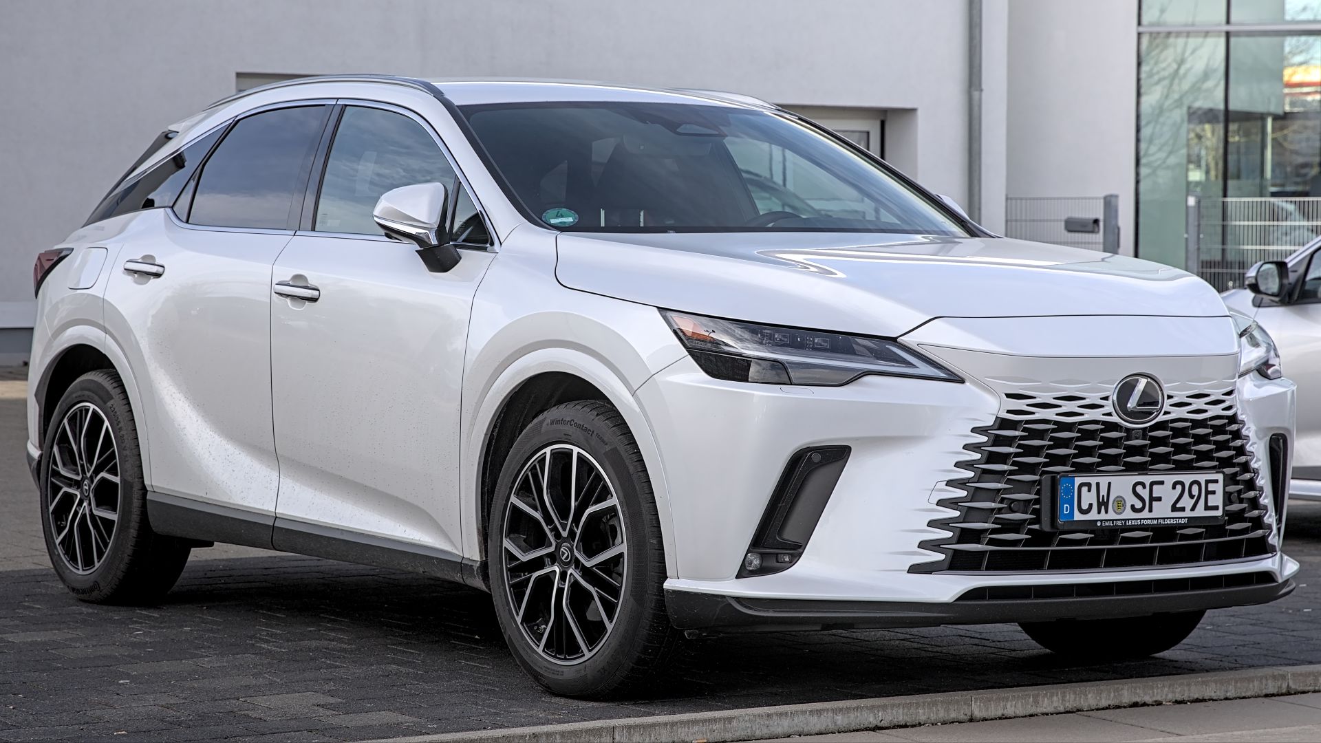 File:Lexus RX 450h+ (AALH16) 1X7A1930.jpg