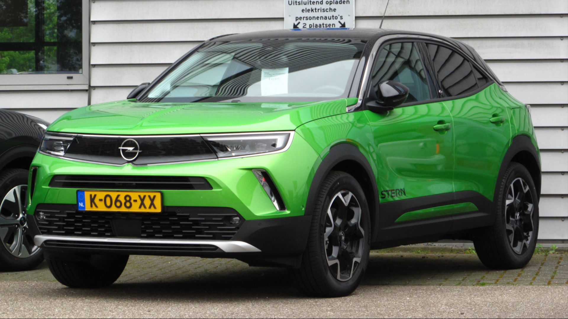 File:2021 Opel Mokka-e front view.jpg