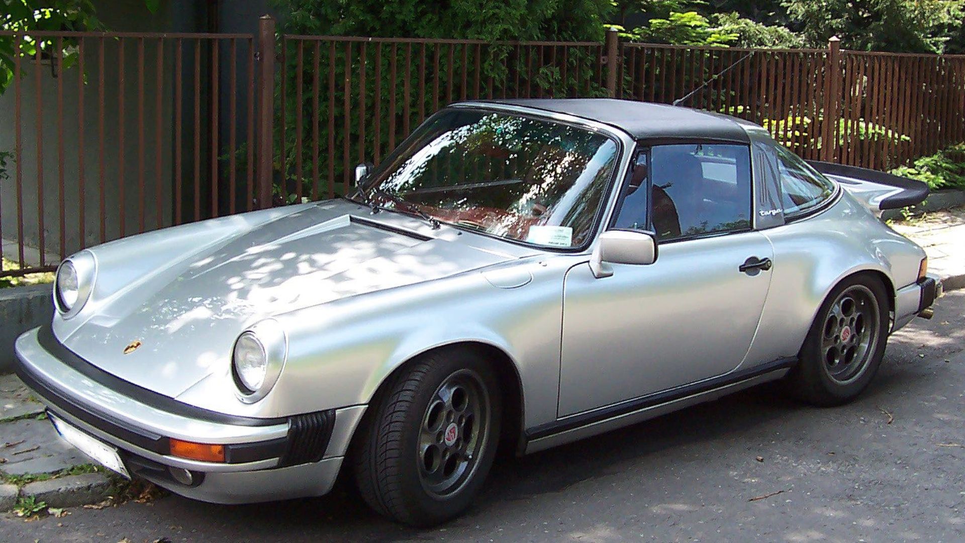 File:Silver Porsche 911.jpg