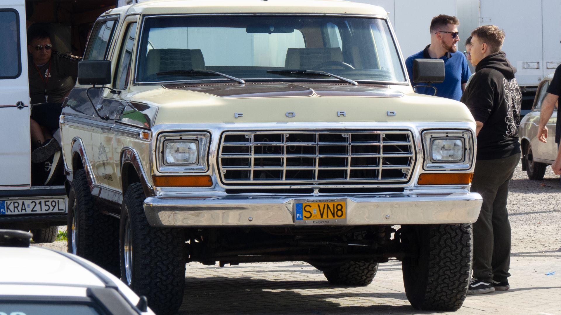 File:Ford Bronco front view captured in Poland.jpg