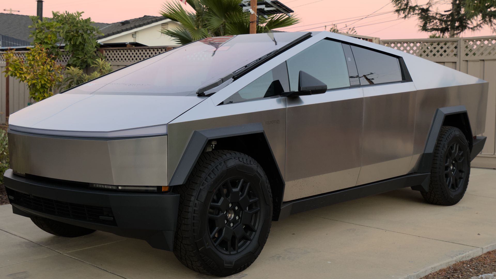 File:Foundation series Cybertruck at dusk in San Jose dllu.jpg