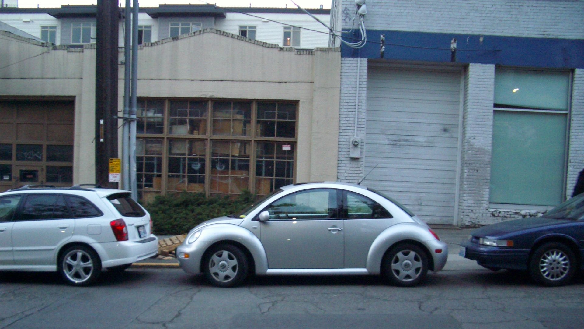 File:Parallel Parking cars.jpg