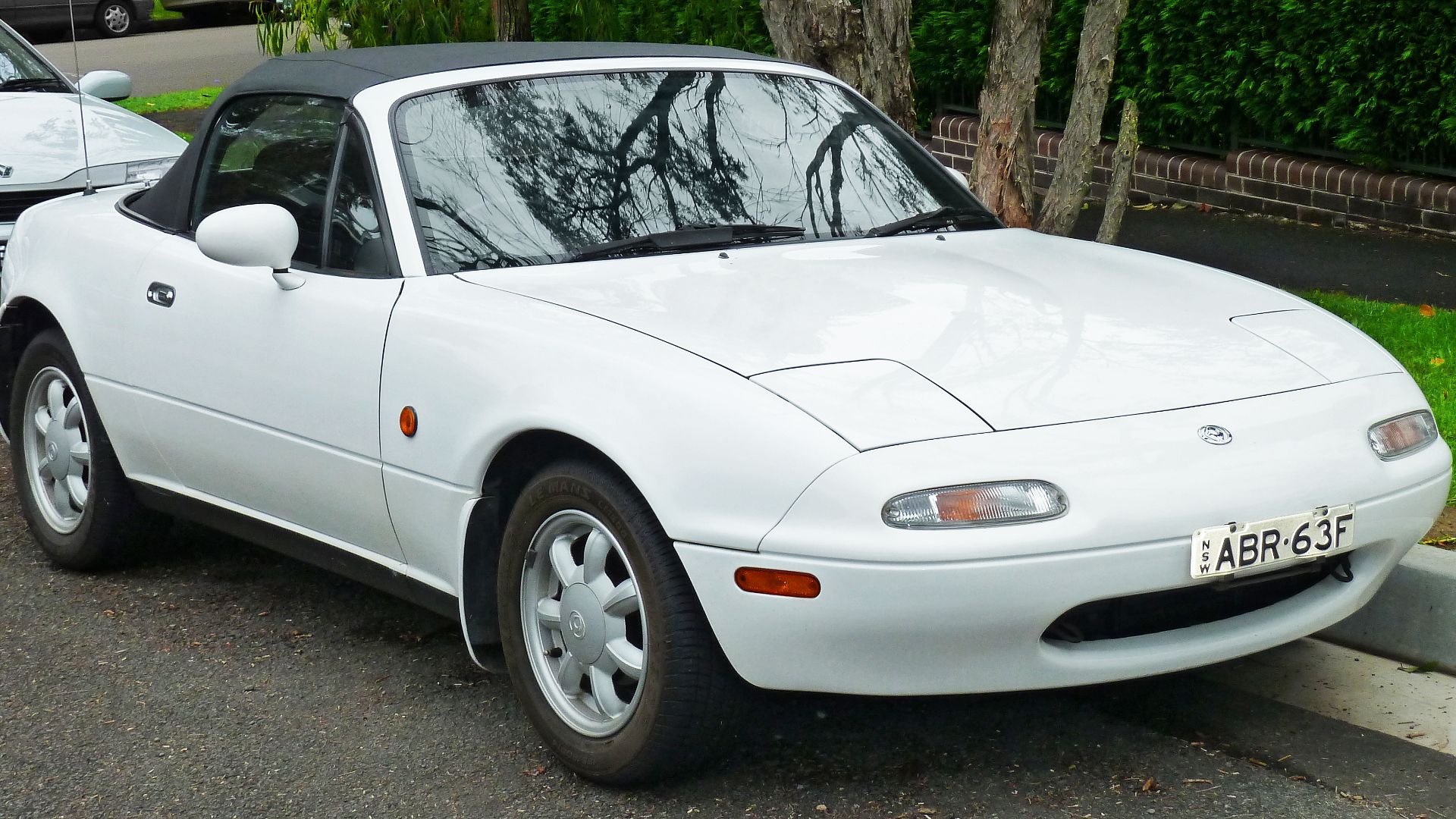 File:1992-1993 Mazda MX-5 (NA) roadster (2011-11-18) 01.jpg