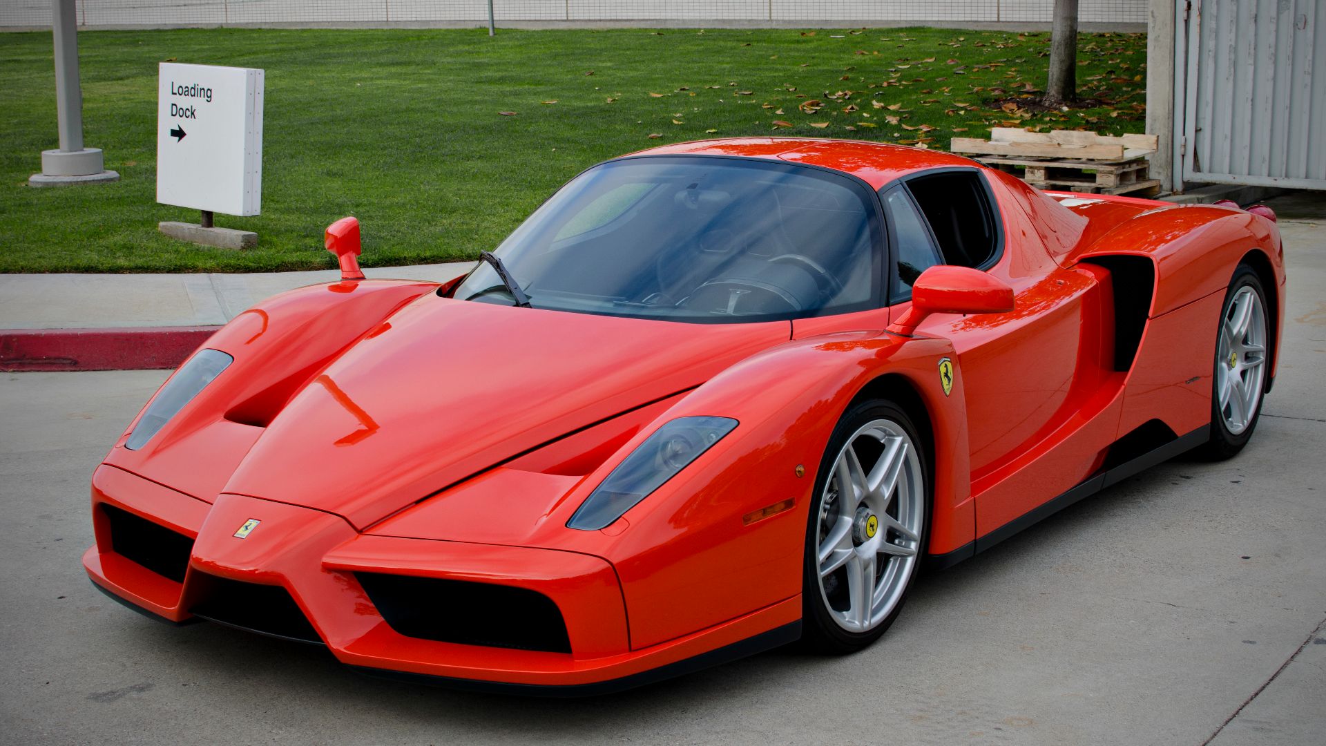 File:Orange Enzo Ferrari (7191948164).jpg