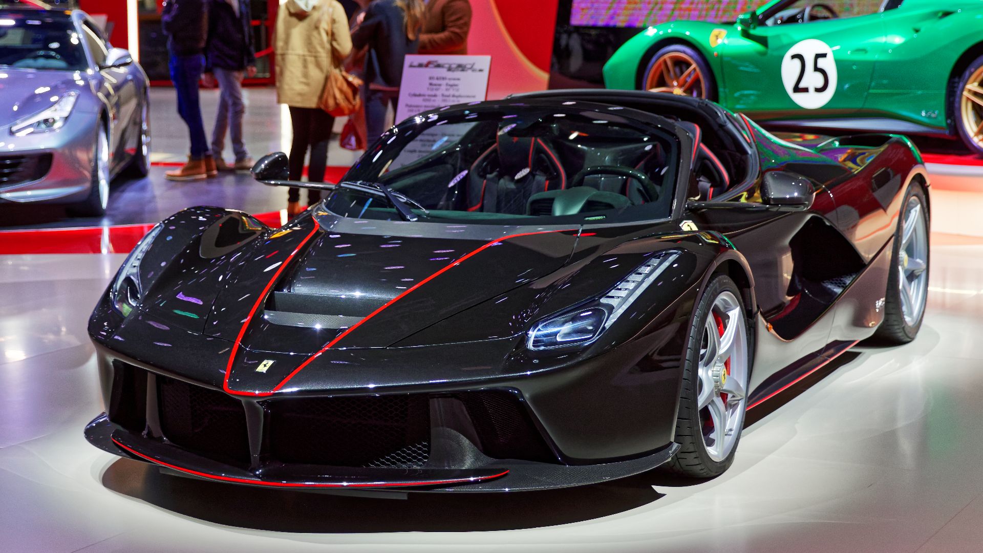 File:Ferrari LaFerrari Aperta - Mondial de l'Automobile de Paris 2016 - 002.jpg