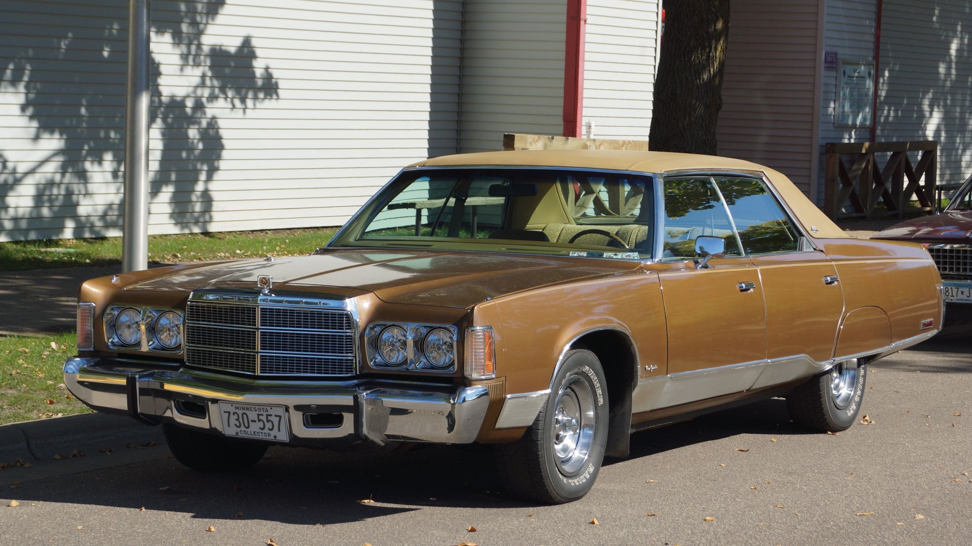 File:1975 Chrysler New Yorker Brougham (29781463780).jpg