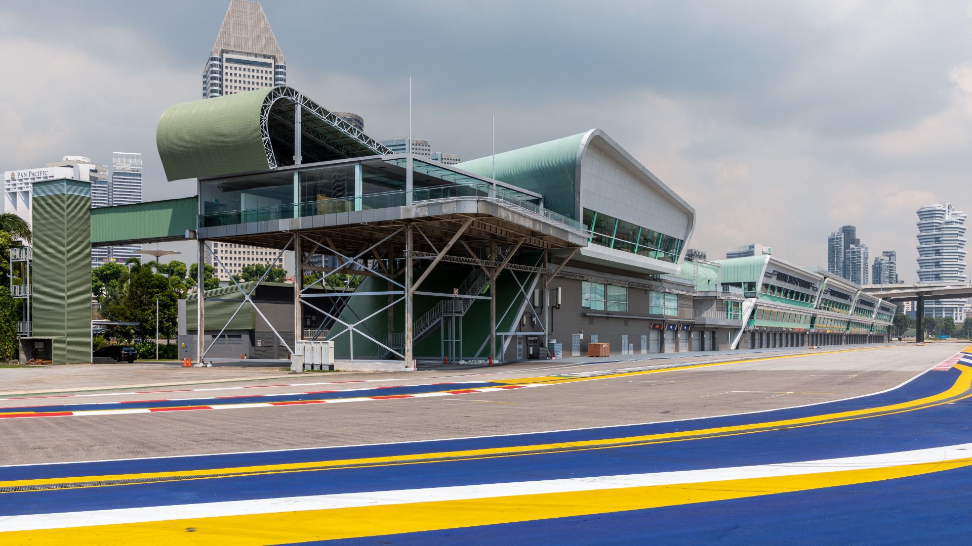 File:Singapore (SG), Marina Bay Street Circuit, F1 Pit Building -- 2019 -- 4478.jpg