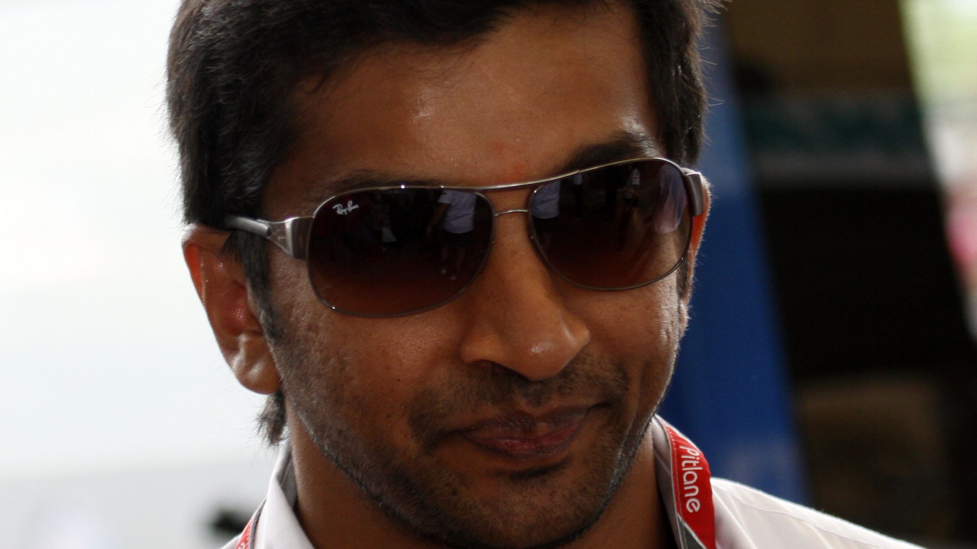 File:Narain Karthikeyan 2011 Malaysia.jpg
