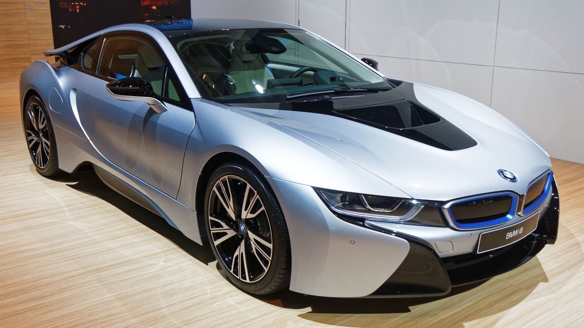 File:BMW i8 - Mondial de l'Automobile de Paris 2014 - 001.jpg