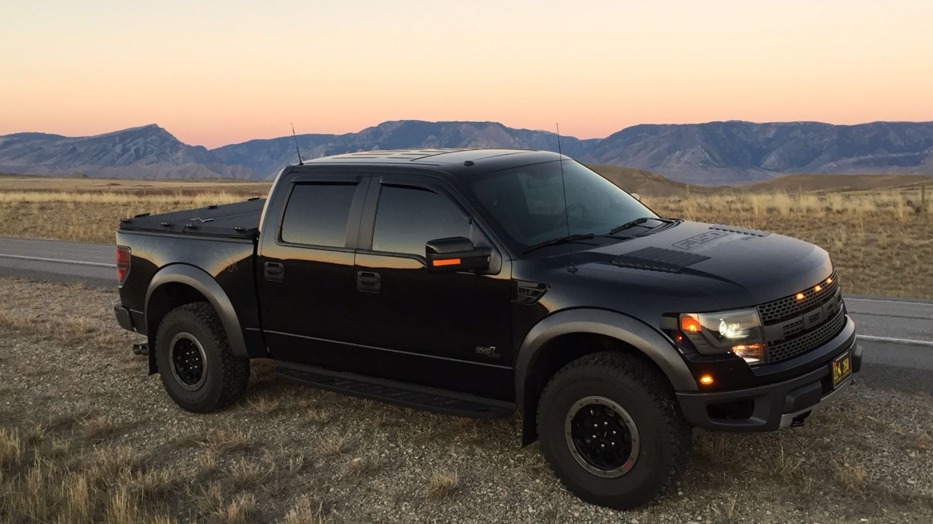File:Ford Raptor with bed cover.jpg