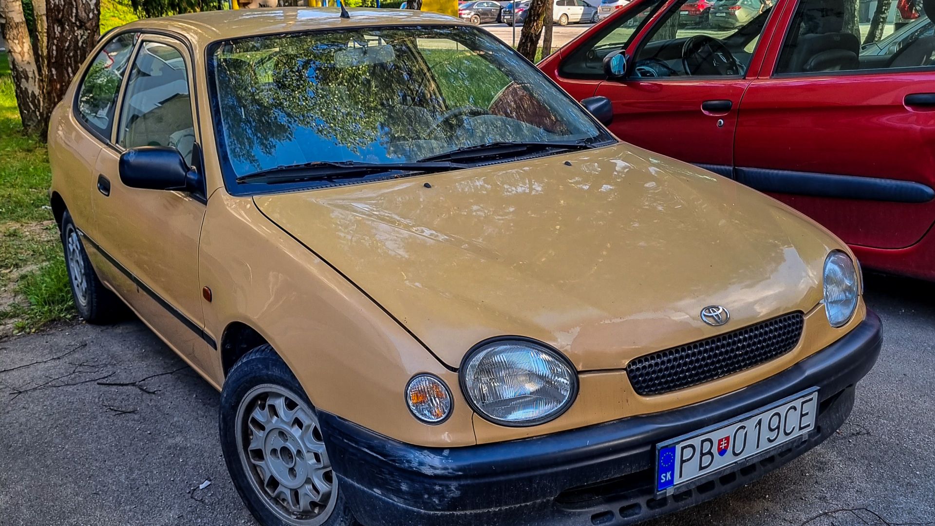 File:Toyota Corolla (E110).jpg