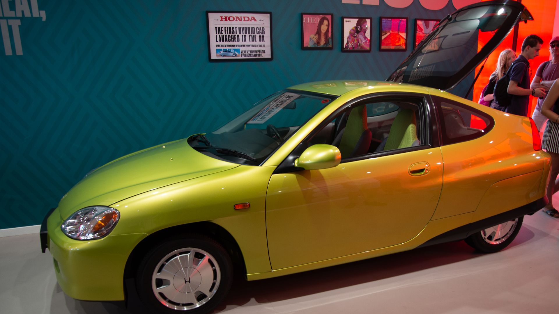 File:1999 Honda Insight is the first hybrid car launched in the UK.jpg