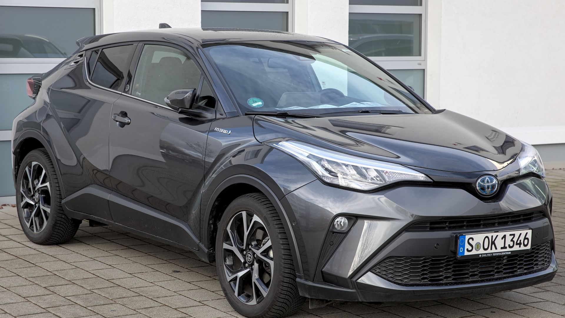 File:Toyota C-HR hybrid (FL) 1X7A6305.jpg