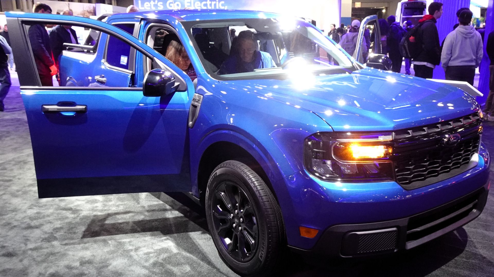 File:Ford Maverick XLT Hybrid SuperCrew (2023) (53621481688).jpg
