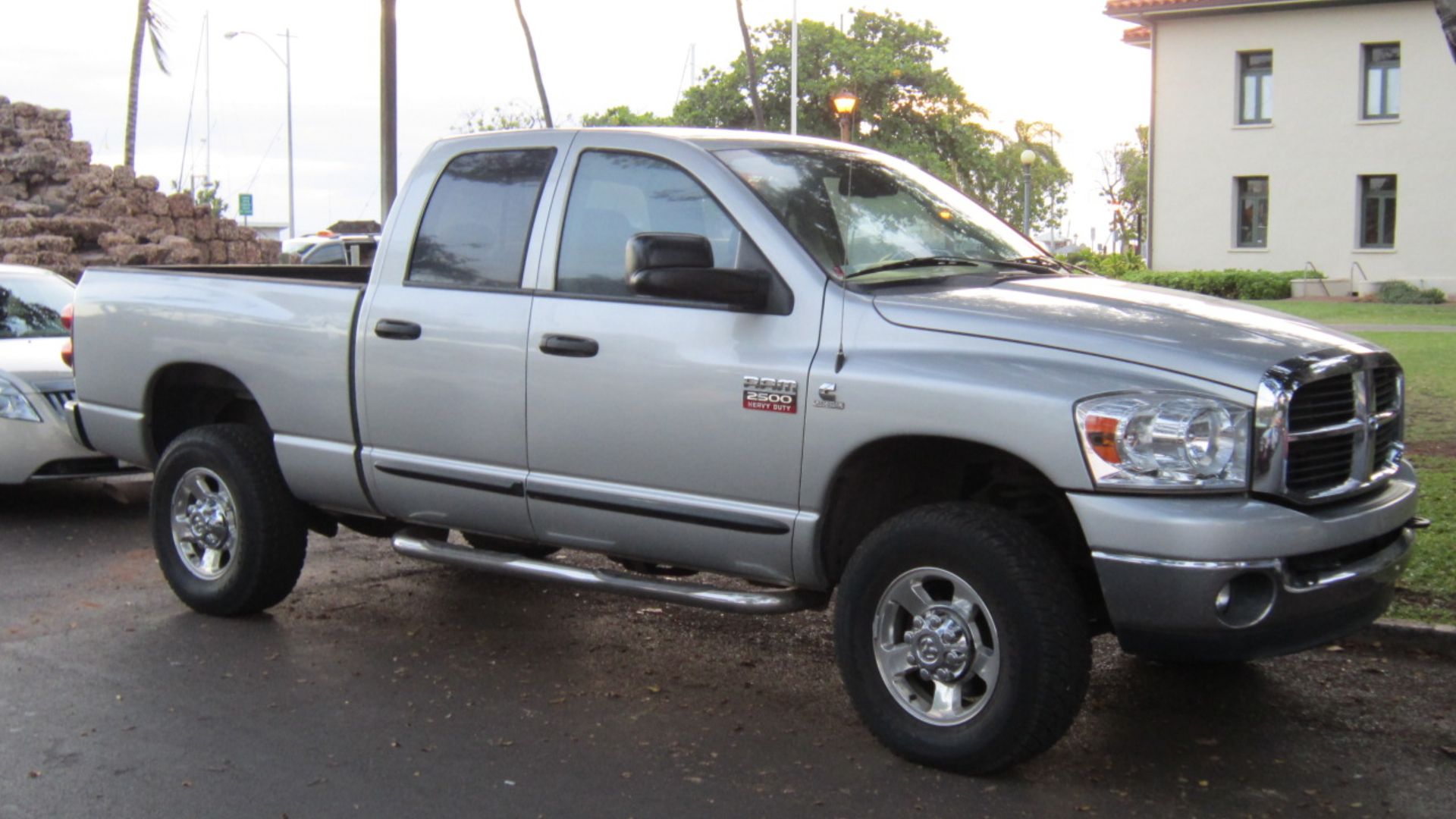 File:Dodge Ram 2500 (15330843202).jpg