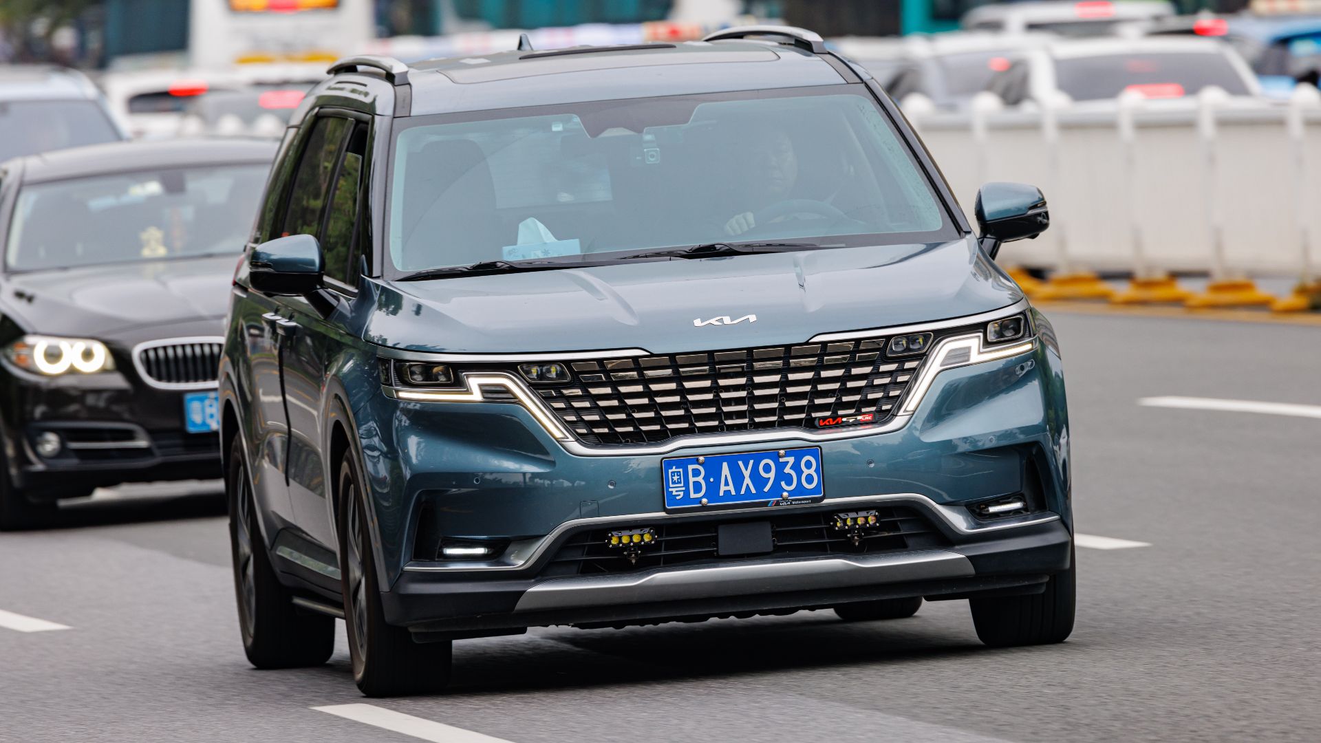 File:KIA CARNIVAL (KA4) China (2).jpg