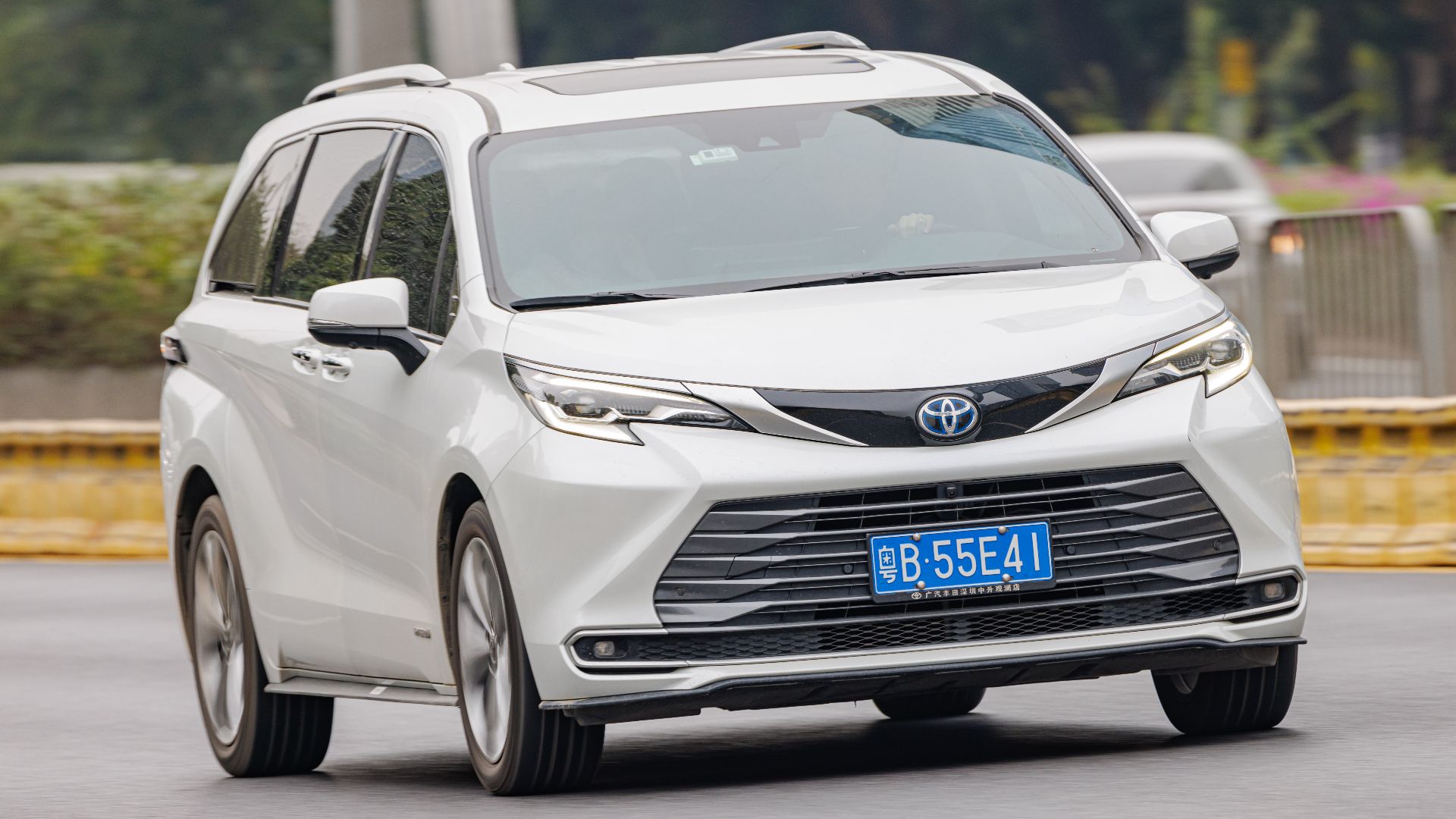 File:TOYOTA SIENNA (XL40) China (25).jpg