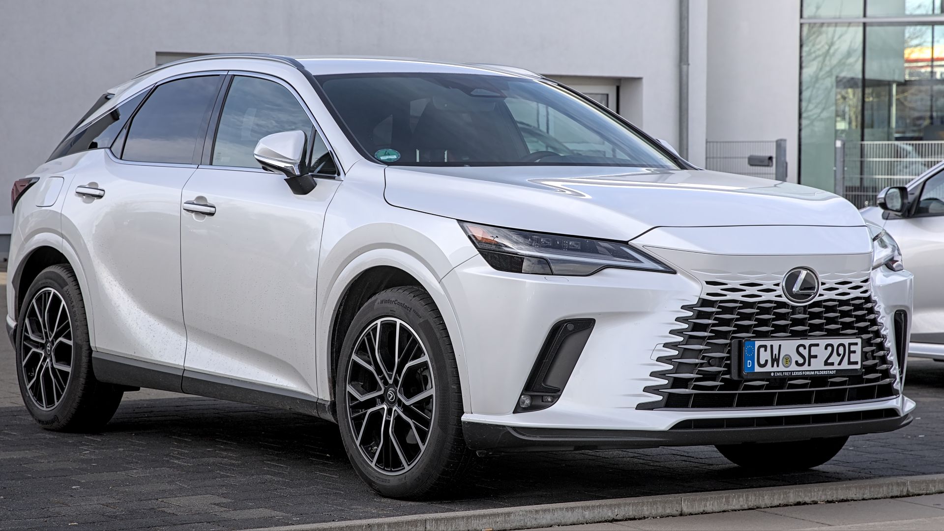 File:Lexus RX 450h+ (AALH16) 1X7A1930.jpg