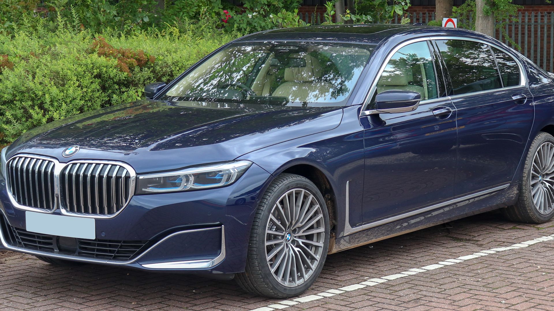 File:2019 BMW 740Li Automatic facelift 3.0.jpg