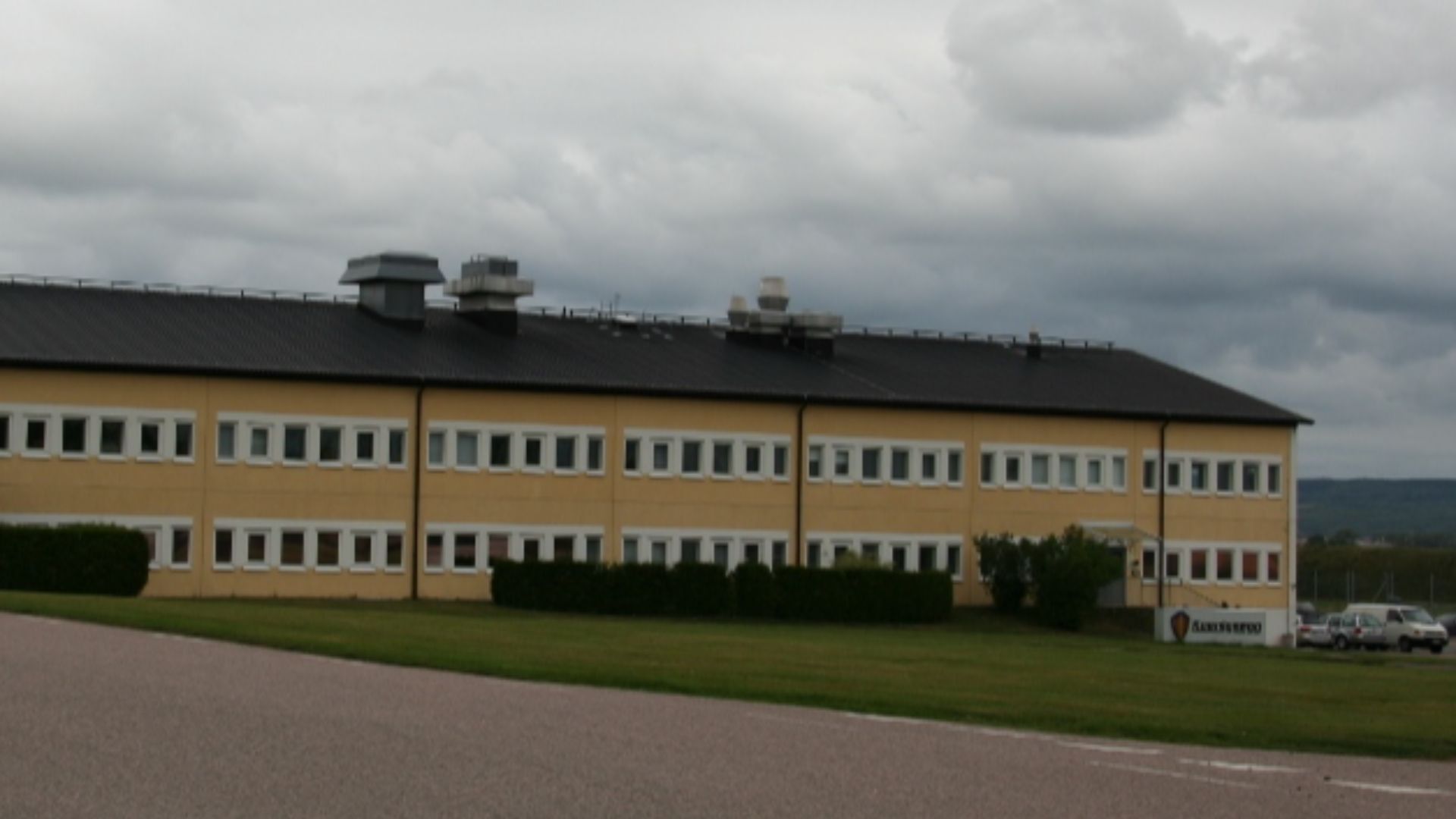 File:Koenigsegg gebaeude.jpg