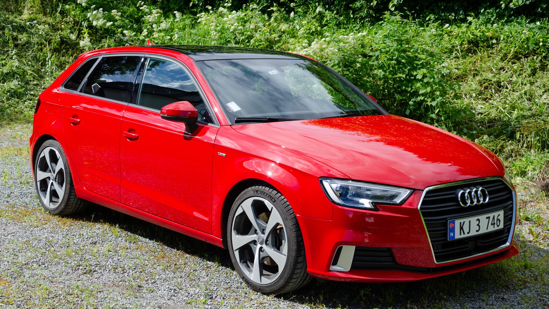 File:Audi A3 SportBack 2017 (front right side).jpg