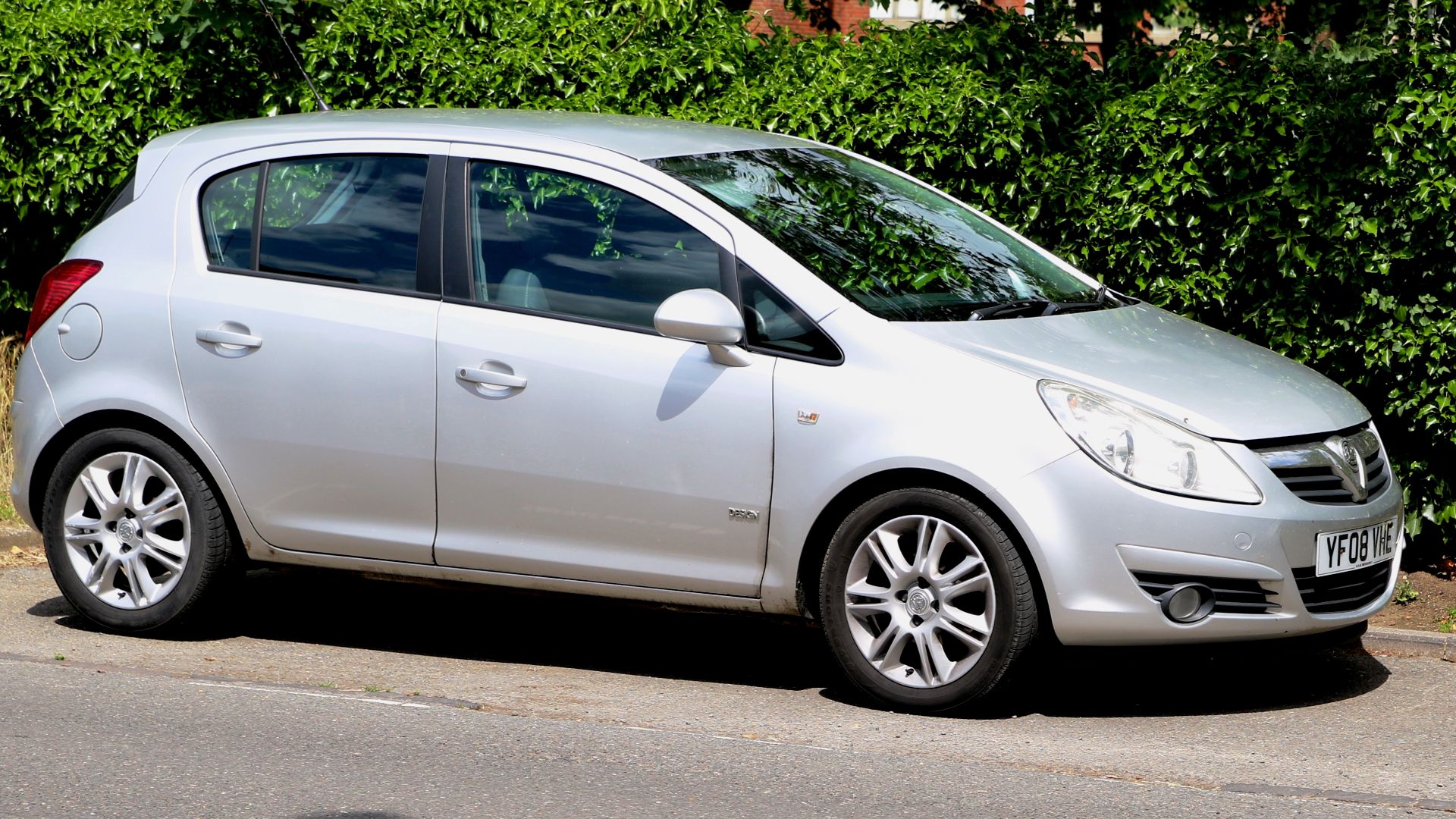 File:Vauxhall Corsa registered June 2008 1364cc.jpg