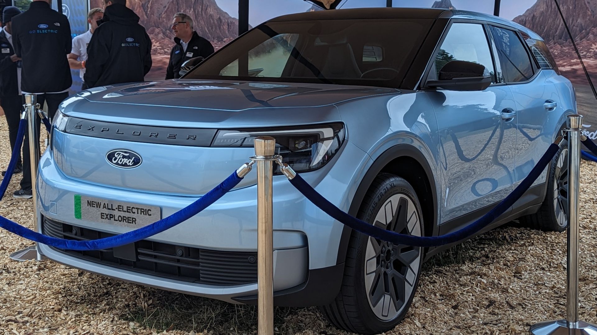 File:2023 Ford Explorer 1.jpg