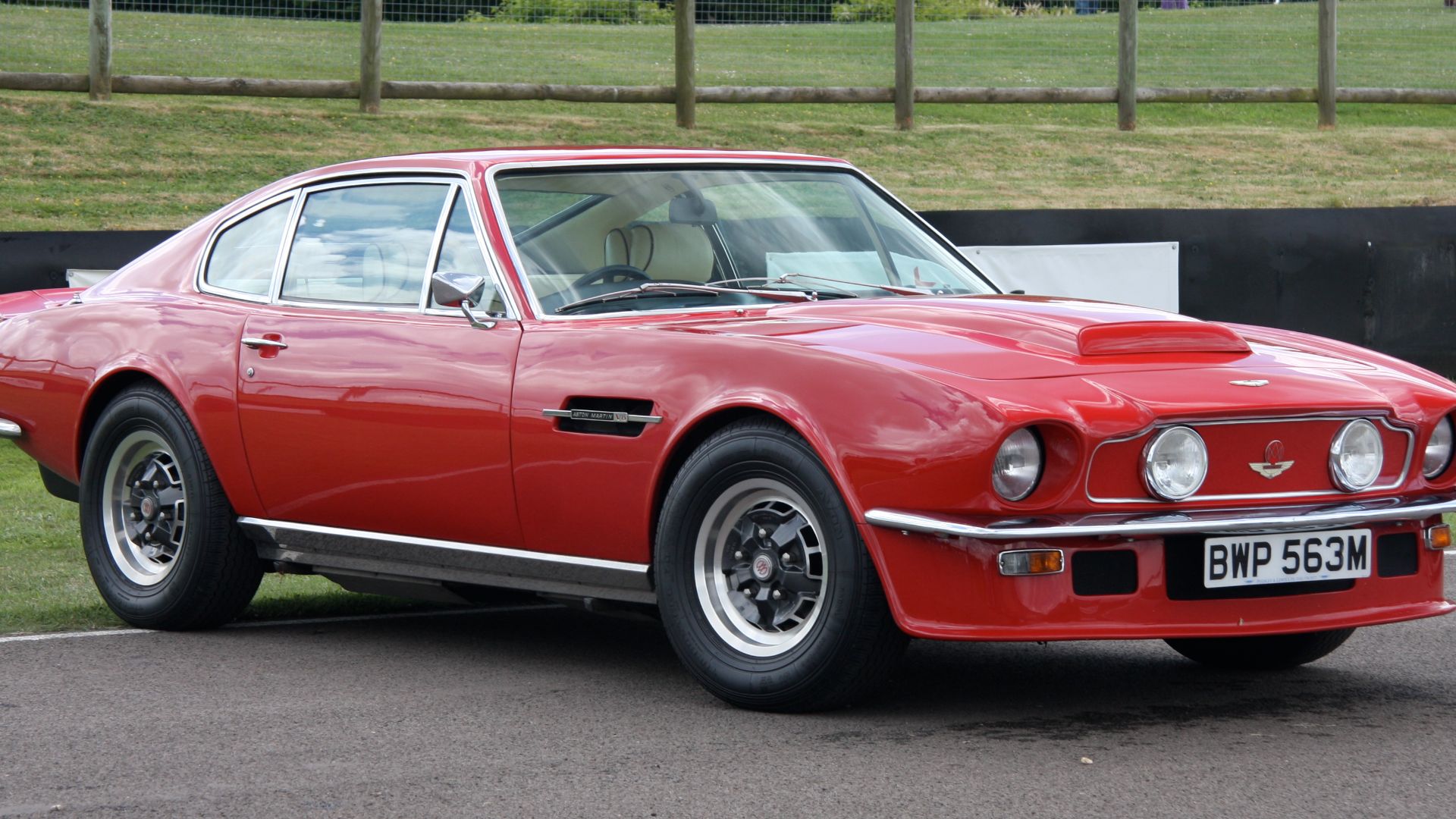 File:AstonMartinV8Vantage-red.jpg