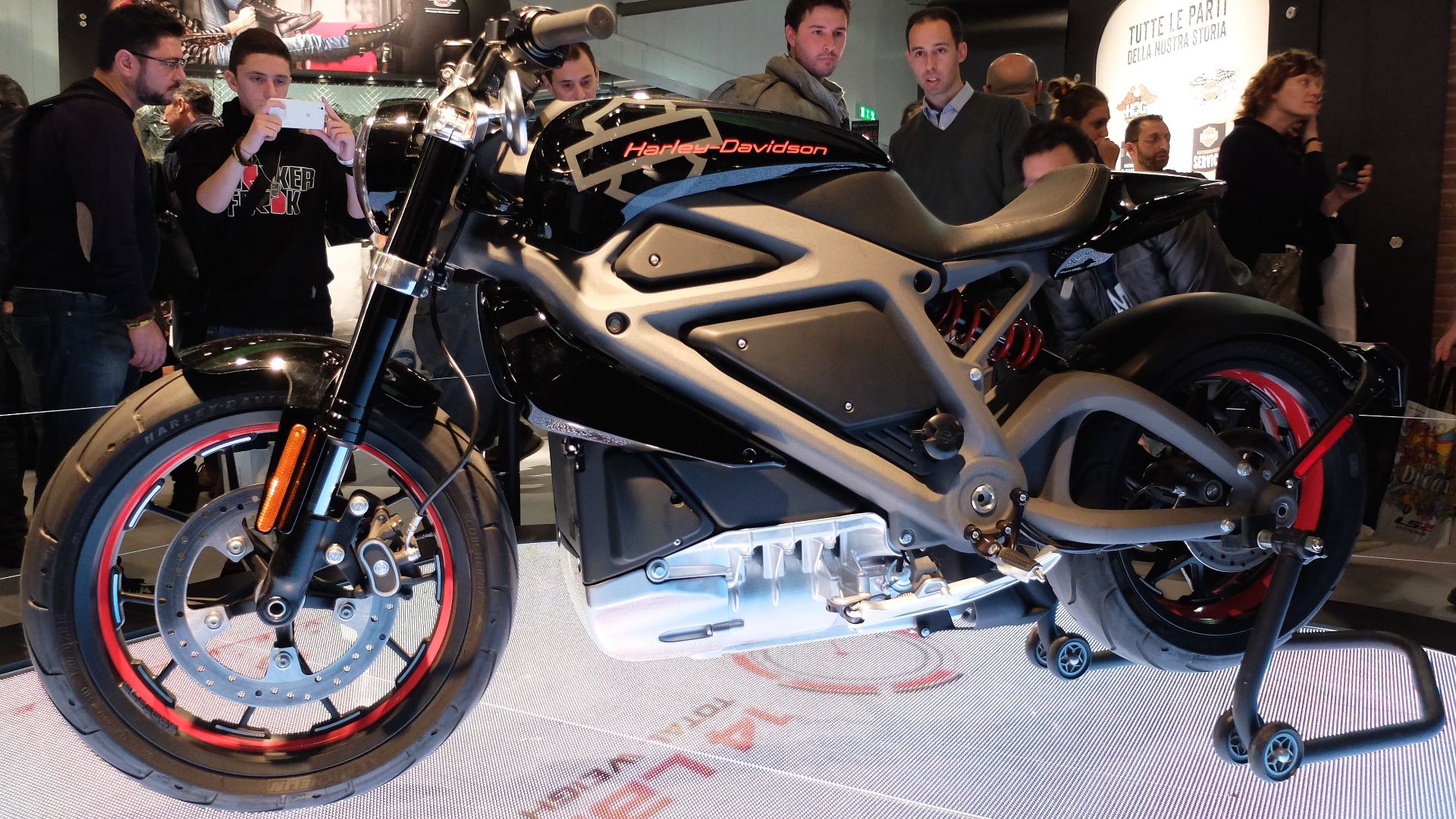 File:Harley Davidson Livewire at Motorcycle Live 2014 03.jpg