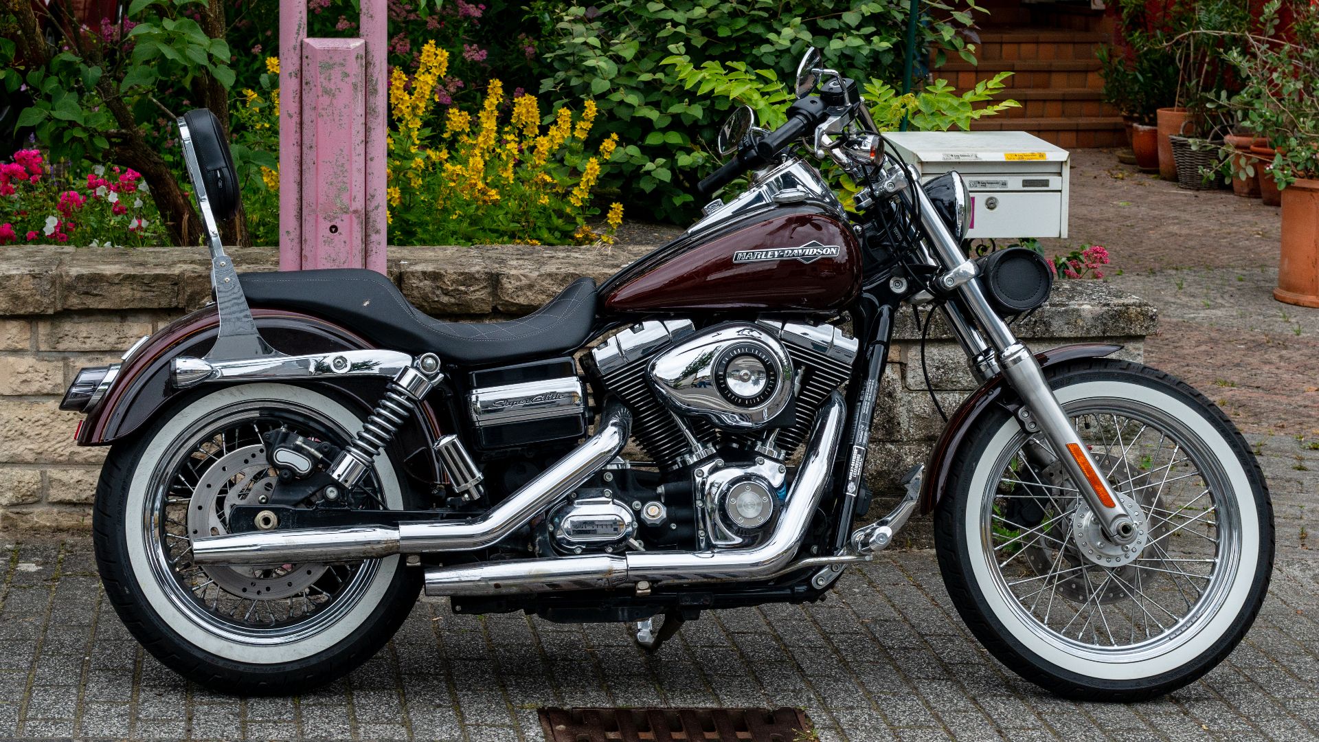 File:Harley-Davidson Dyna Super Glide Custom, Diddeleng-101.jpg