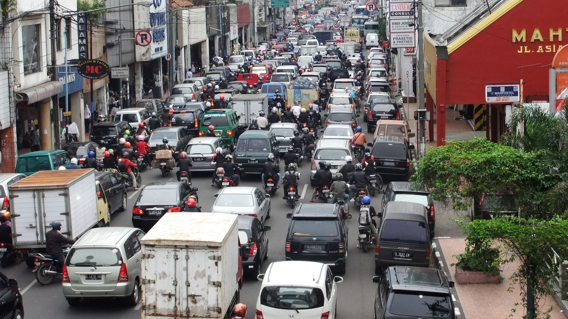 File:Traffic congestion Jl Asia Afrika Bandung.jpg