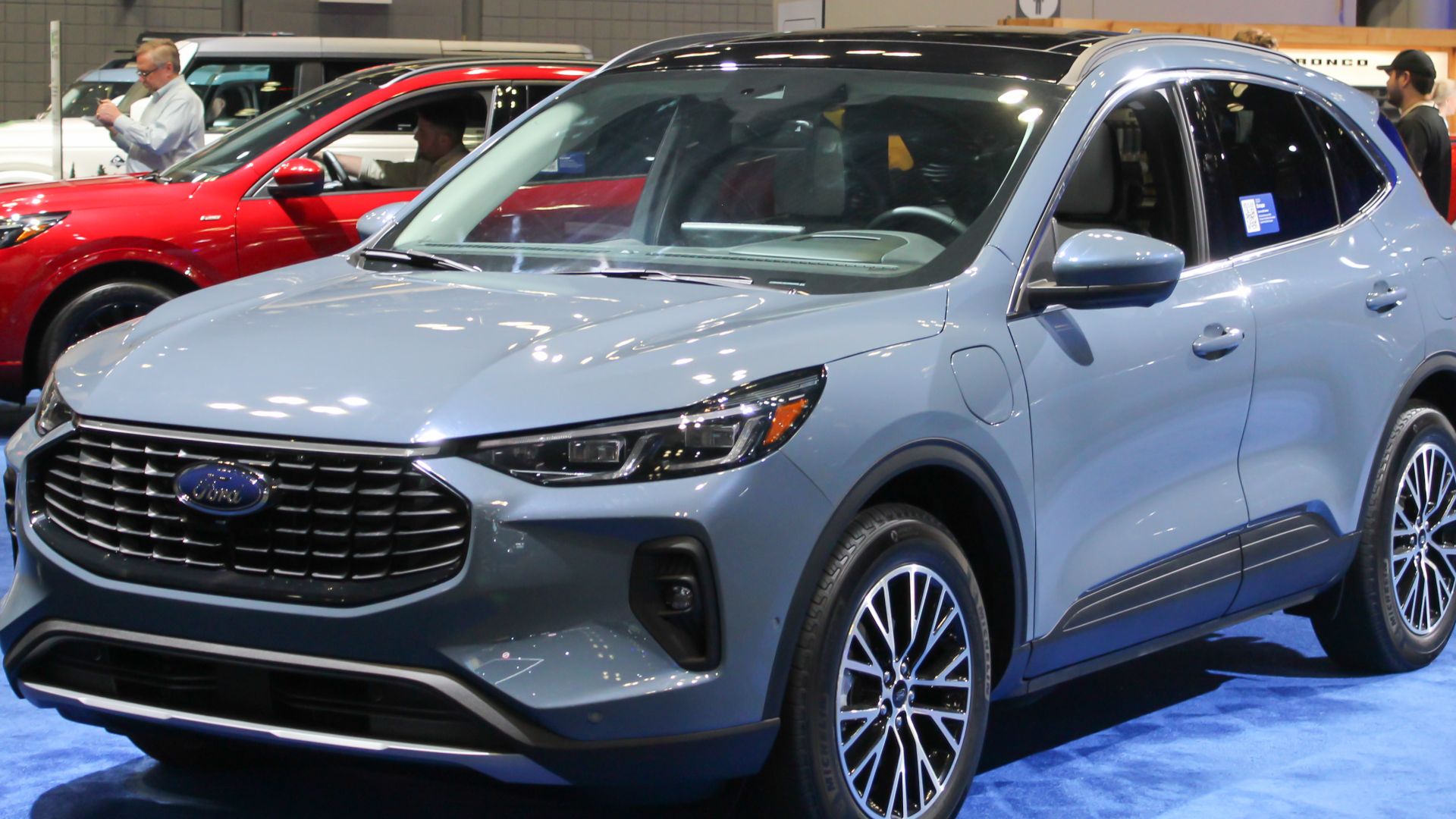 File:2023 Ford Escape Plug-In Hybrid, front NYIAS 2023.jpg