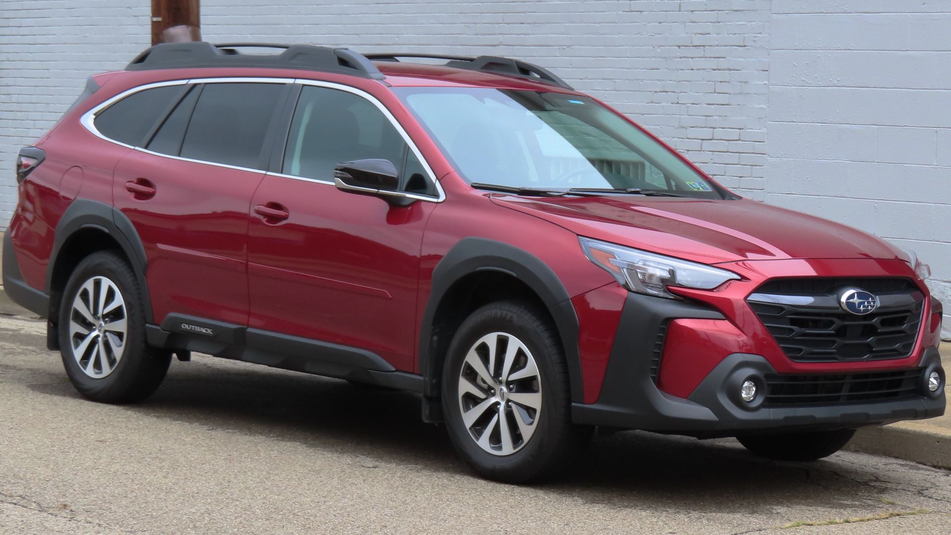 File:2023 Subaru Outback Premium, front right, 09-09-2023.jpg