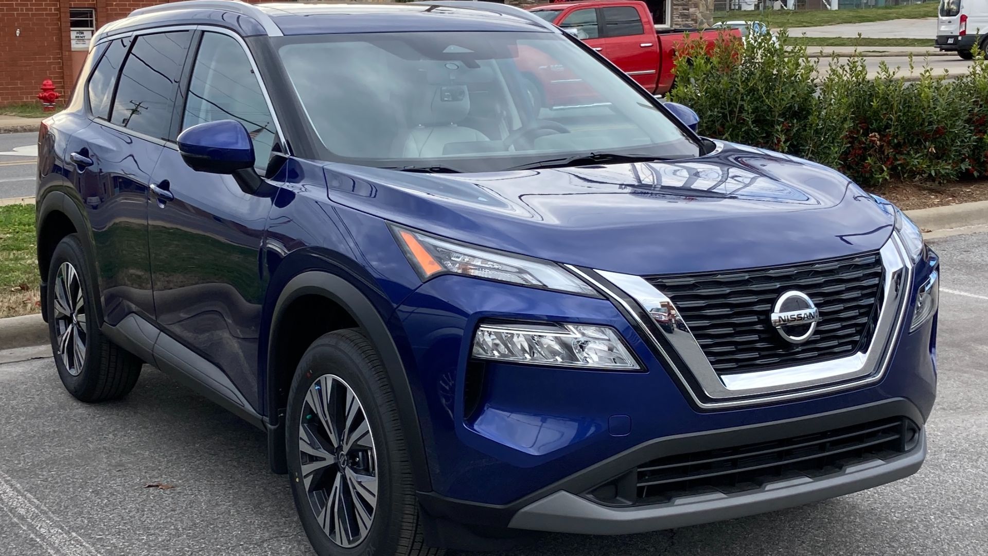 File:2021 Nissan Rogue.jpg