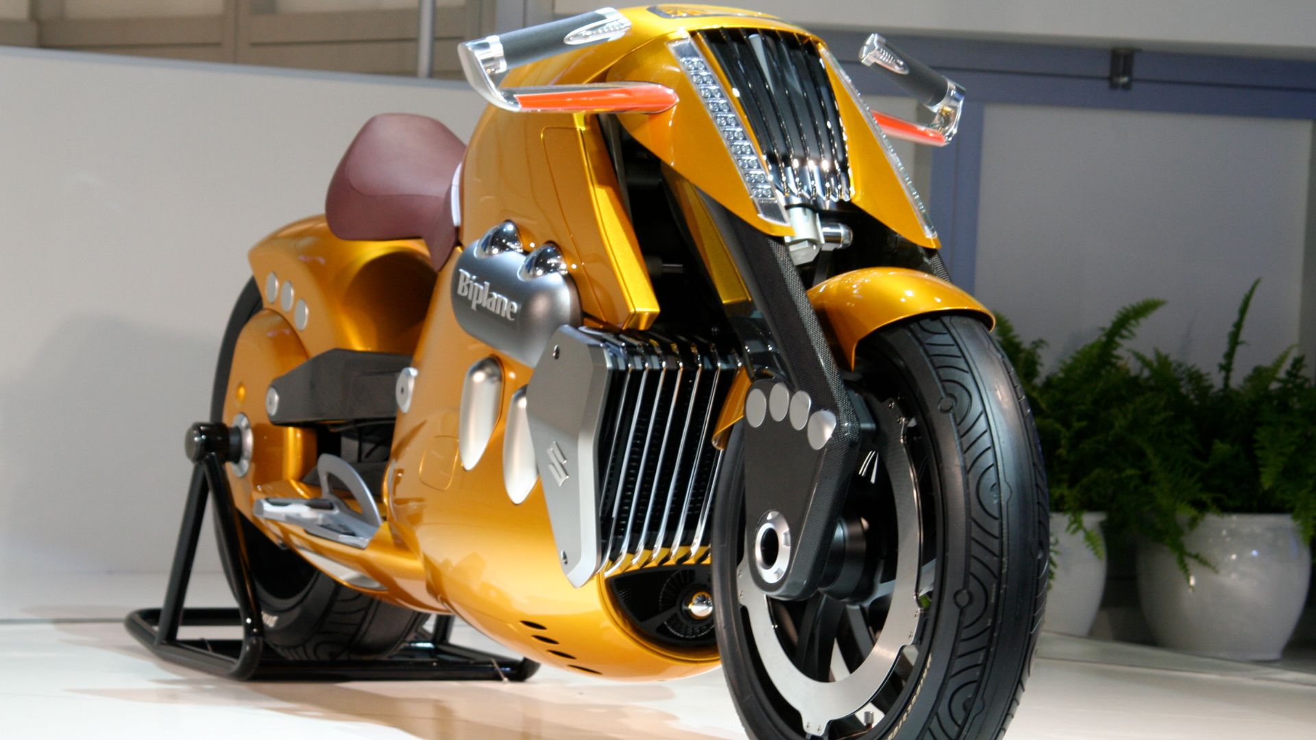 File:Suzuki 2008 Biplane Concept Front at Tokyo Motor Show.jpg