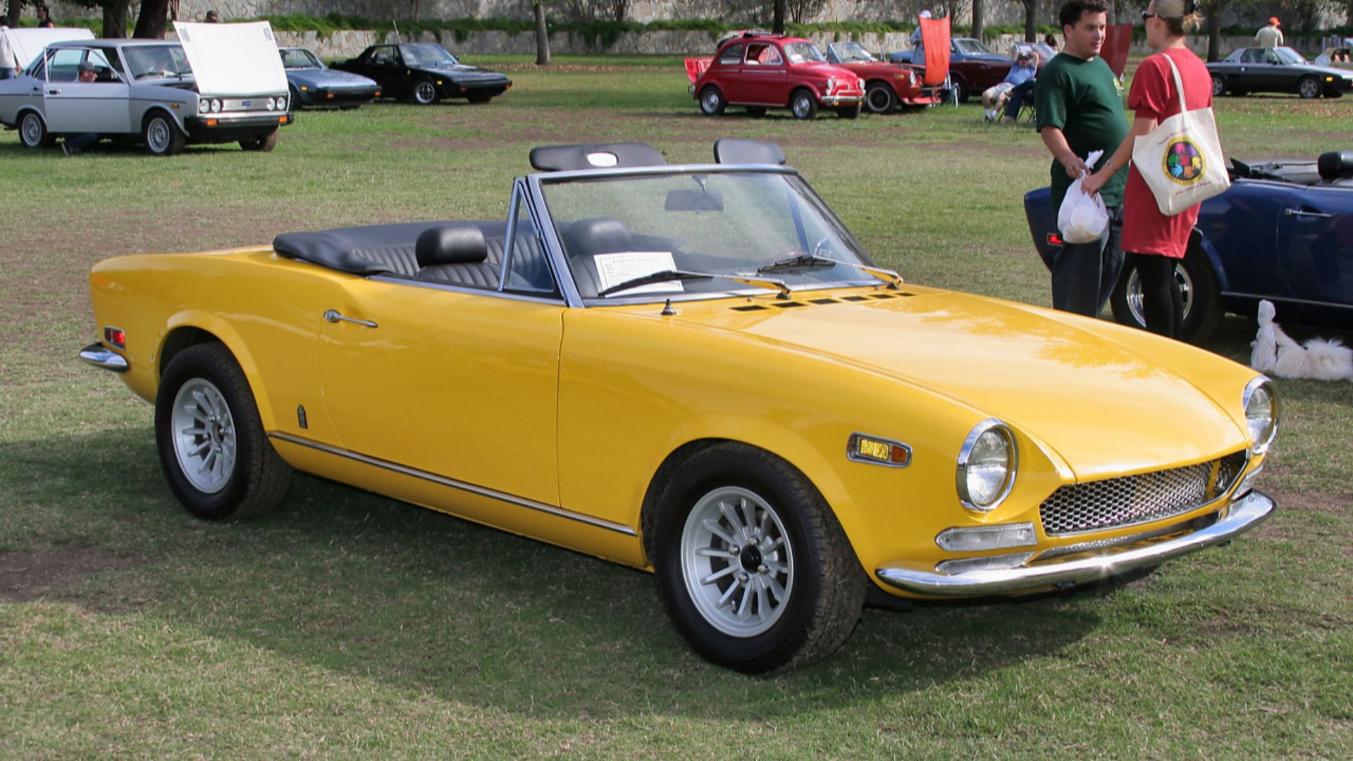 File:1970 Fiat 124 Spider Sport - yellow - fvr-1 (4637127767).jpg