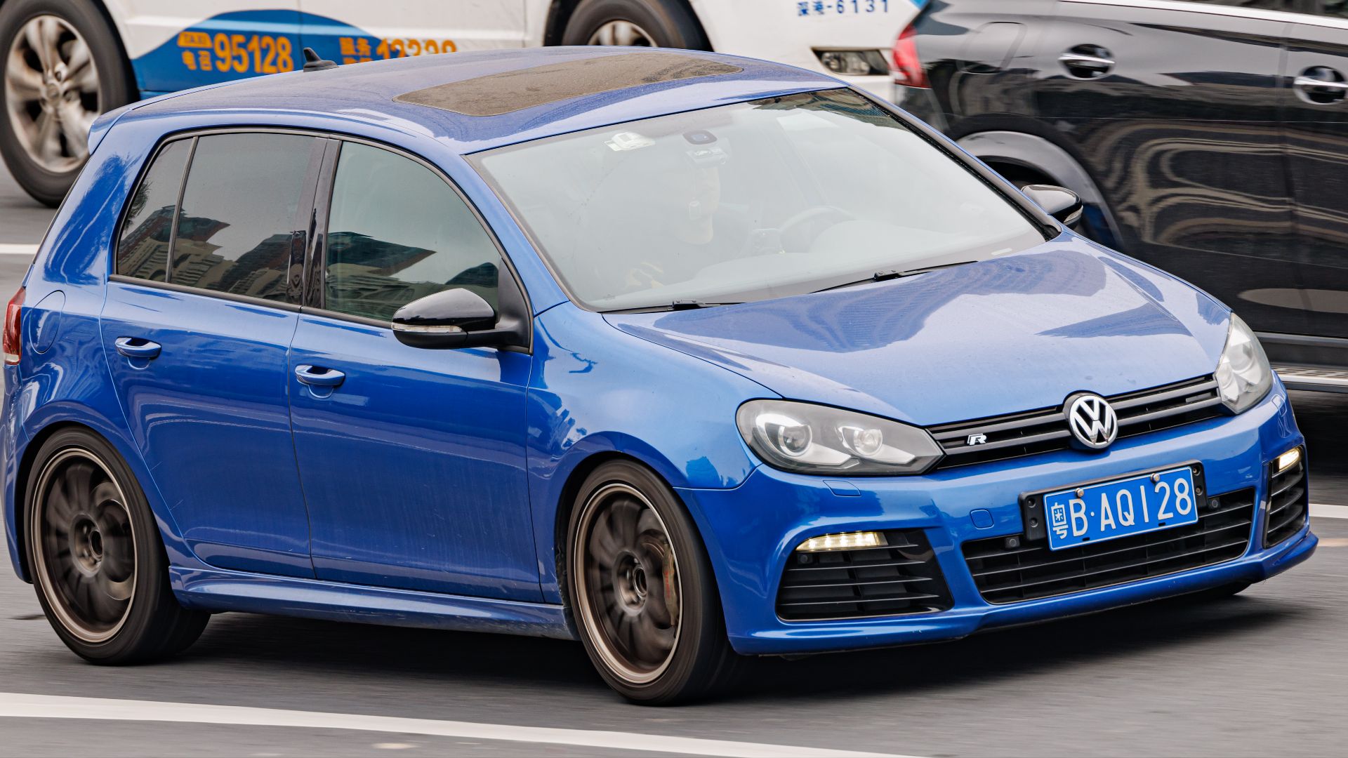 File:VOLKSWAGEN GOLF R (Mk6 A6 Typ 5K) China (3).jpg