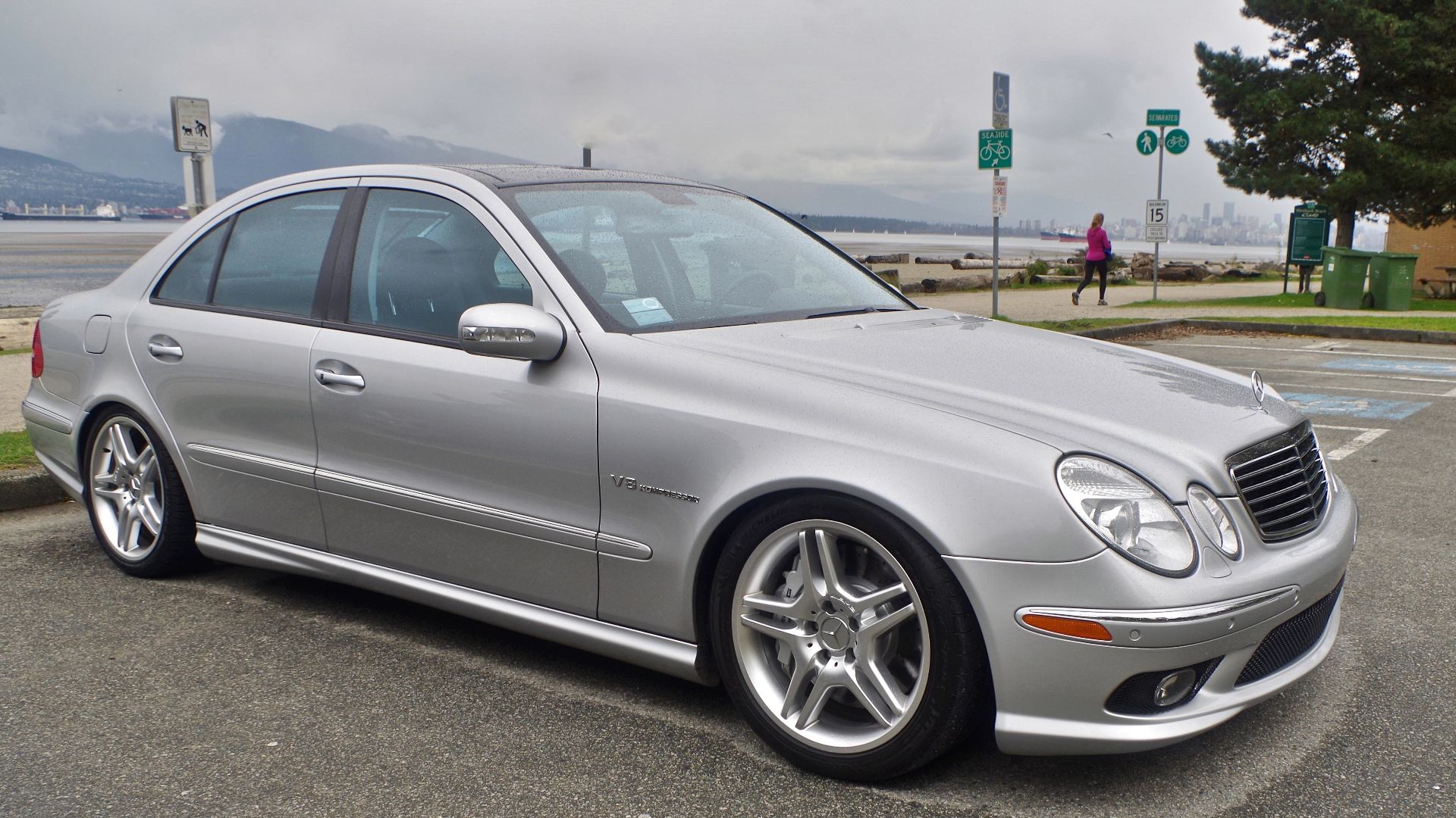 File:2004 Mercedes-Benz E55 AMG W211 Side.jpg