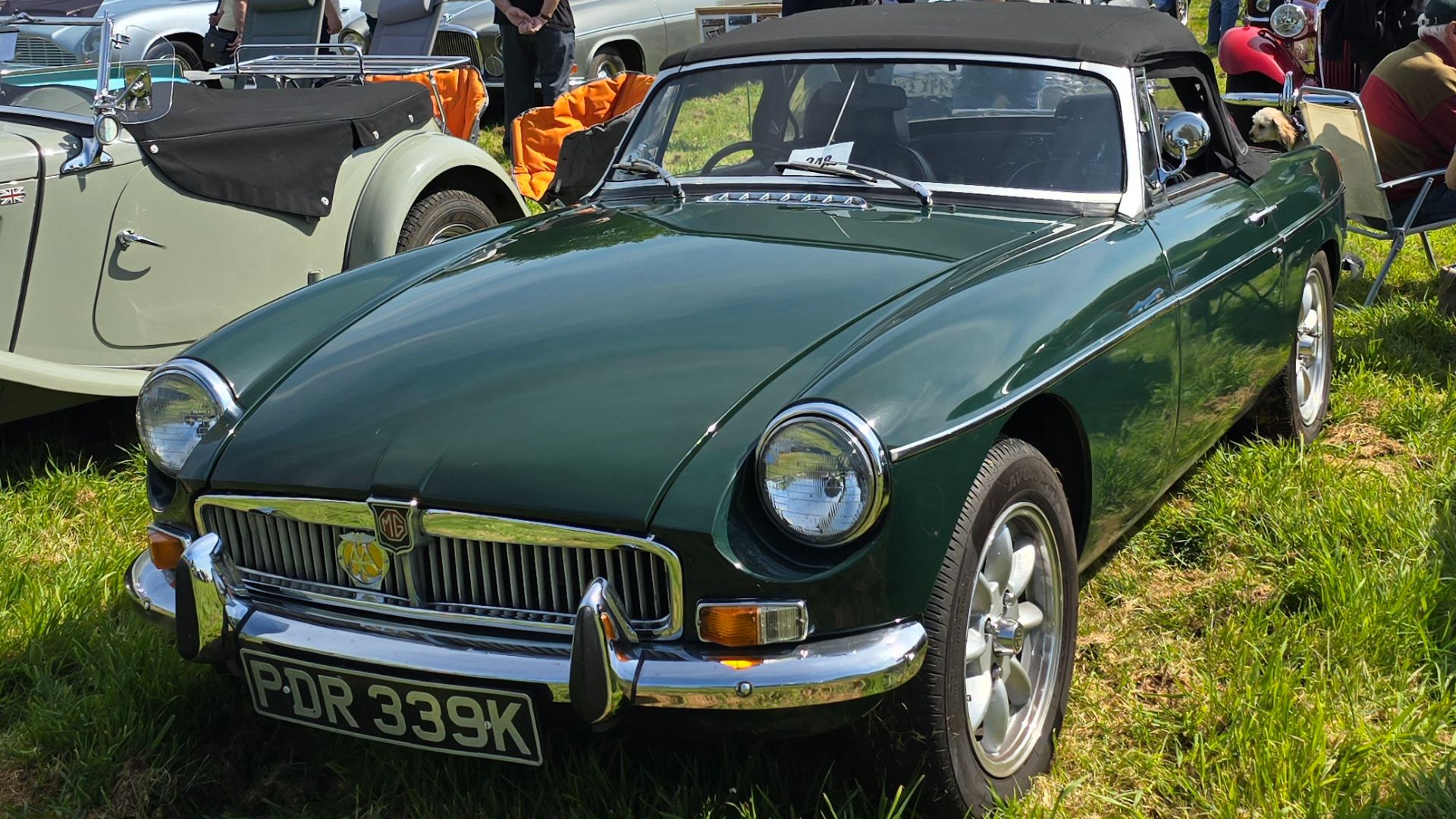 File:1971 MG MGB 2.jpg