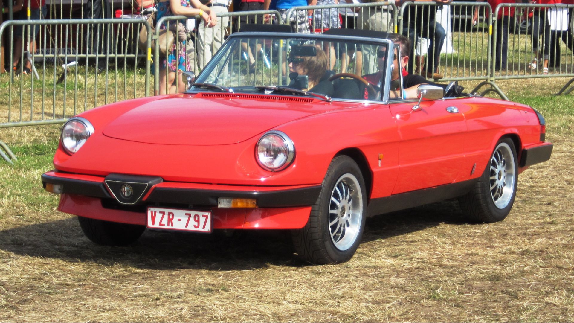 File:Alfa Romeo Spider Series 3 ca 1985.jpg