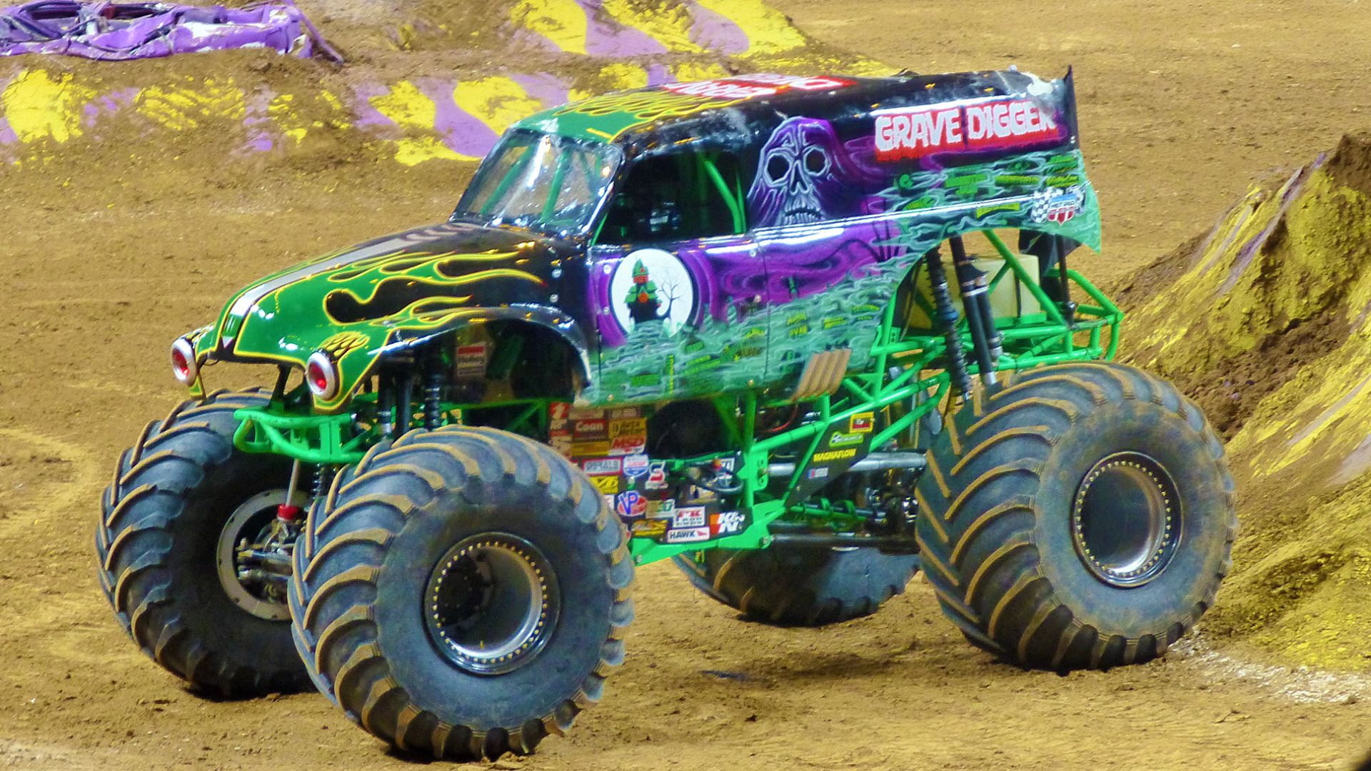 File:Grave-digger-monster-jam-2014.jpg