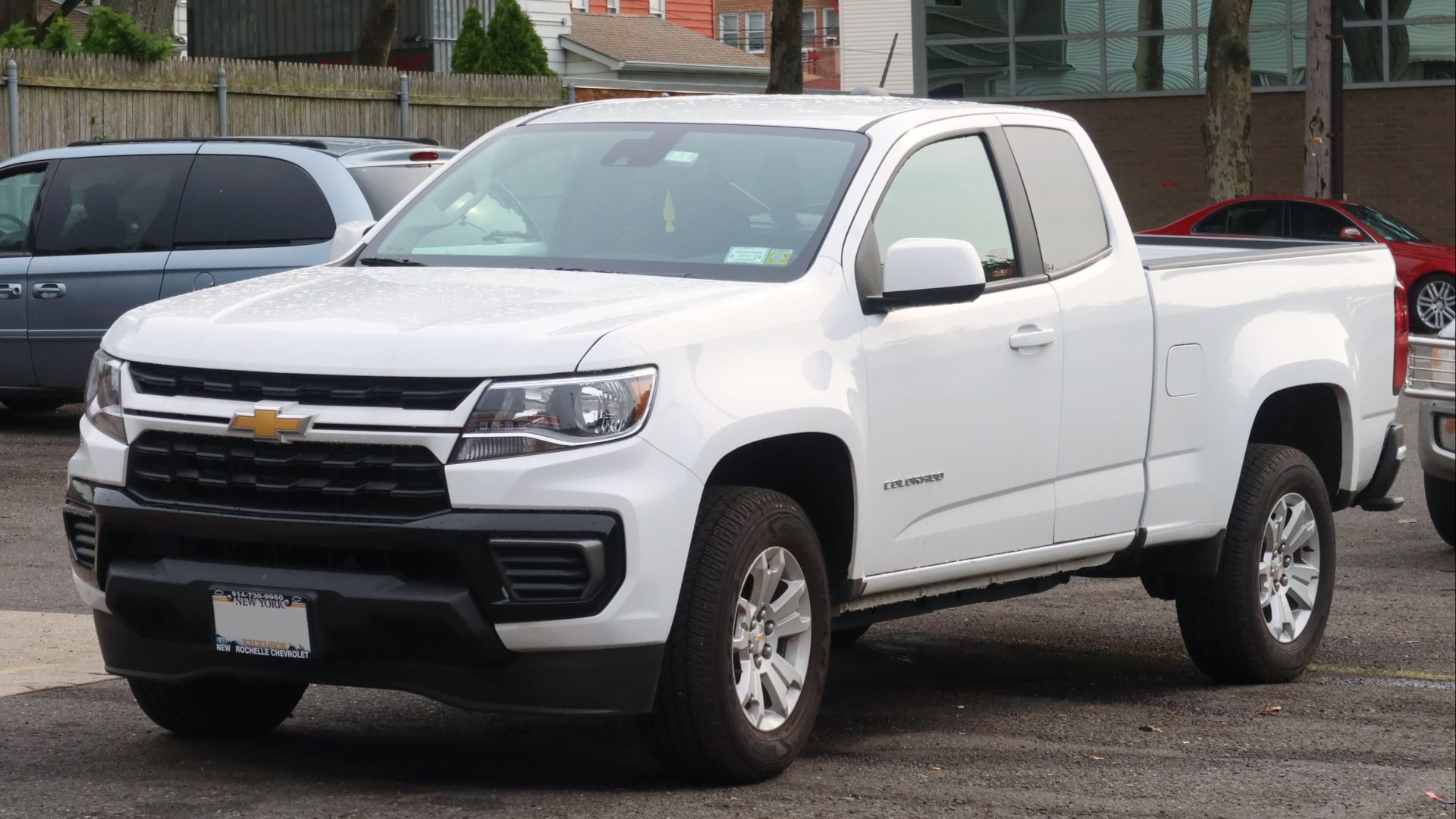 File:2022 Chevrolet Colorado LT, front 6.16.23.jpg
