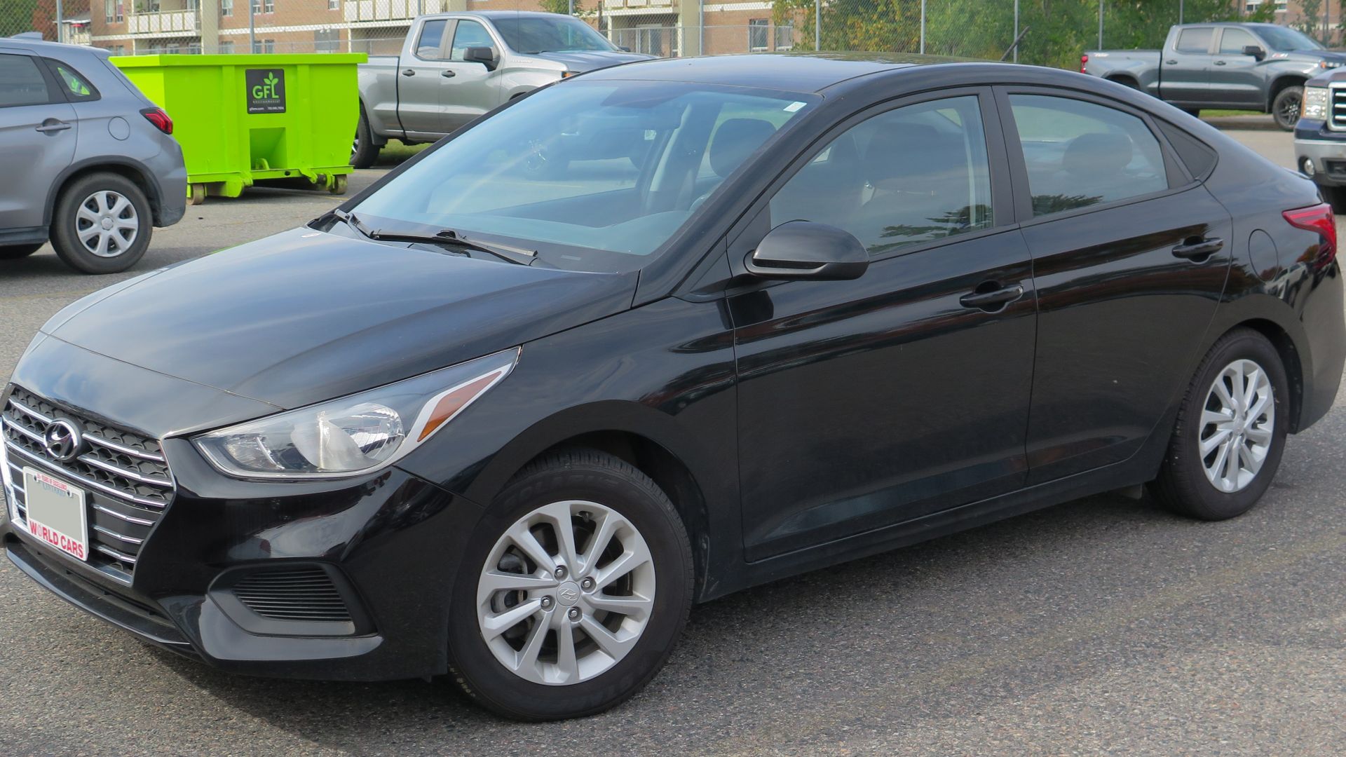 File:2019 Hyundai Accent Preferred sedan in Aurora Black, Front Left, 10-05-2022.jpg