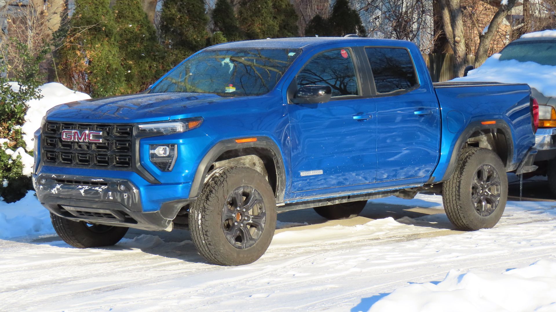 File:2023 GMC Canyon.jpg