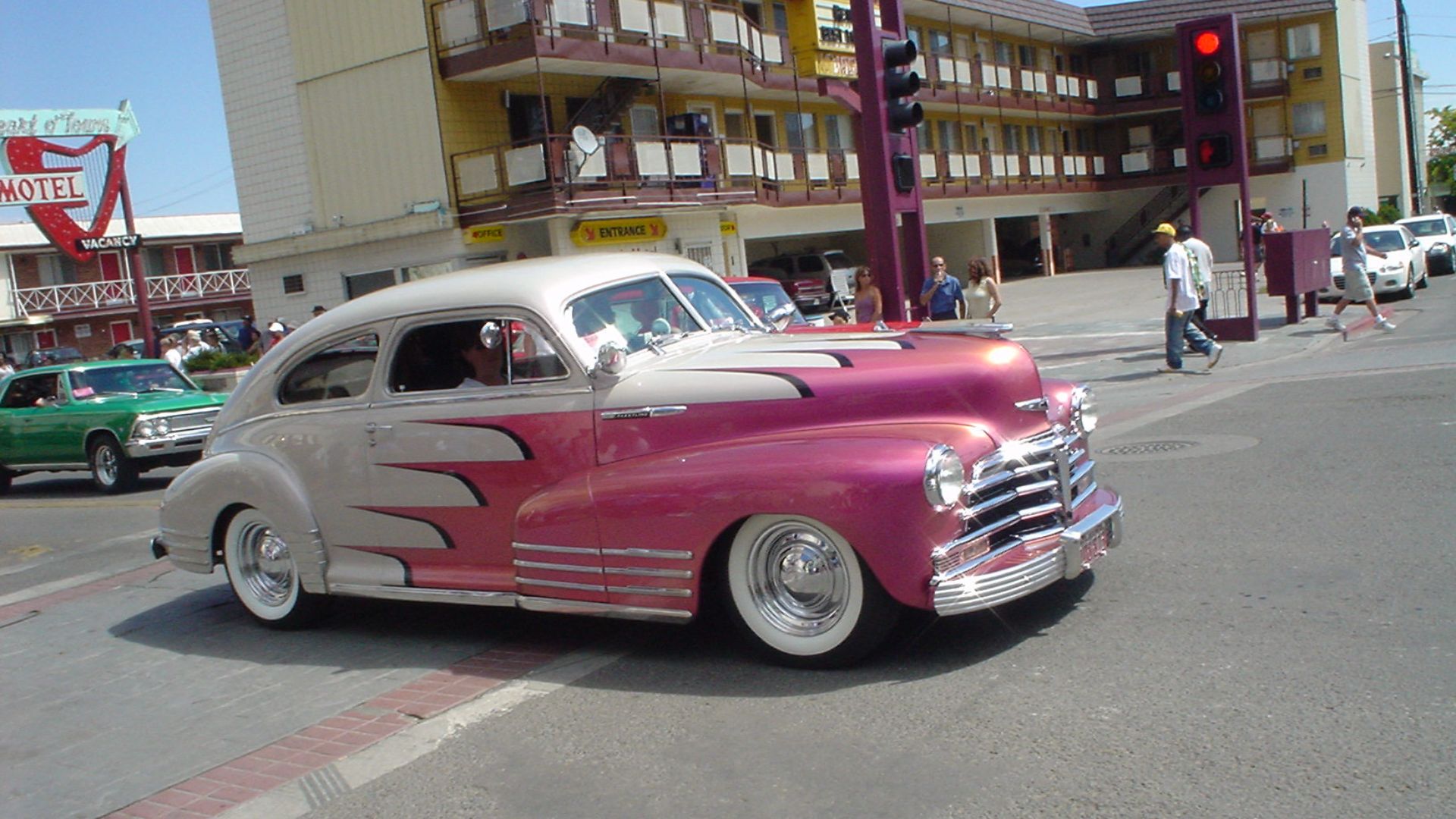 File:1948 Chevrolet Fleetline @ 2005 Hot August Nights (355611855).jpg