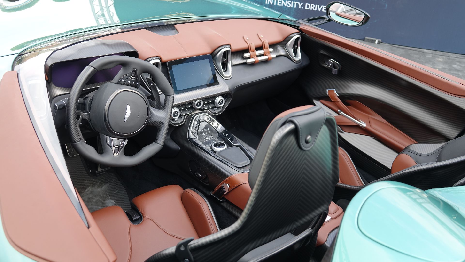 File:Aston Martin DBR22 (03).jpg