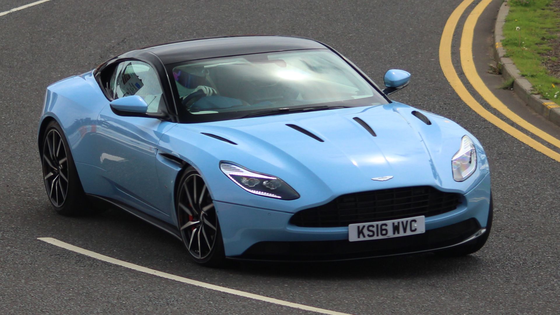 File:Aston Martin DB11 (28755053396).jpg