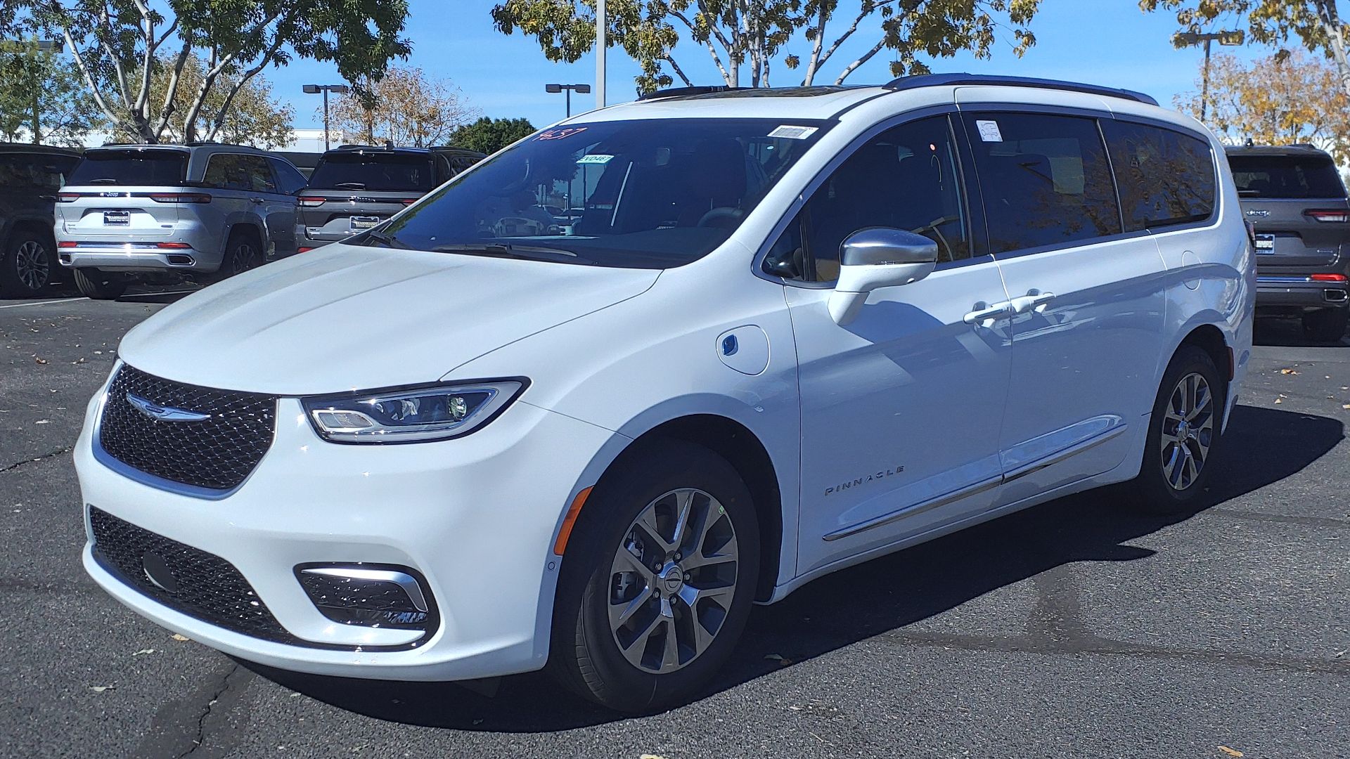 File:24 Chrysler Pacifica Hybrid Pinnacle.jpg
