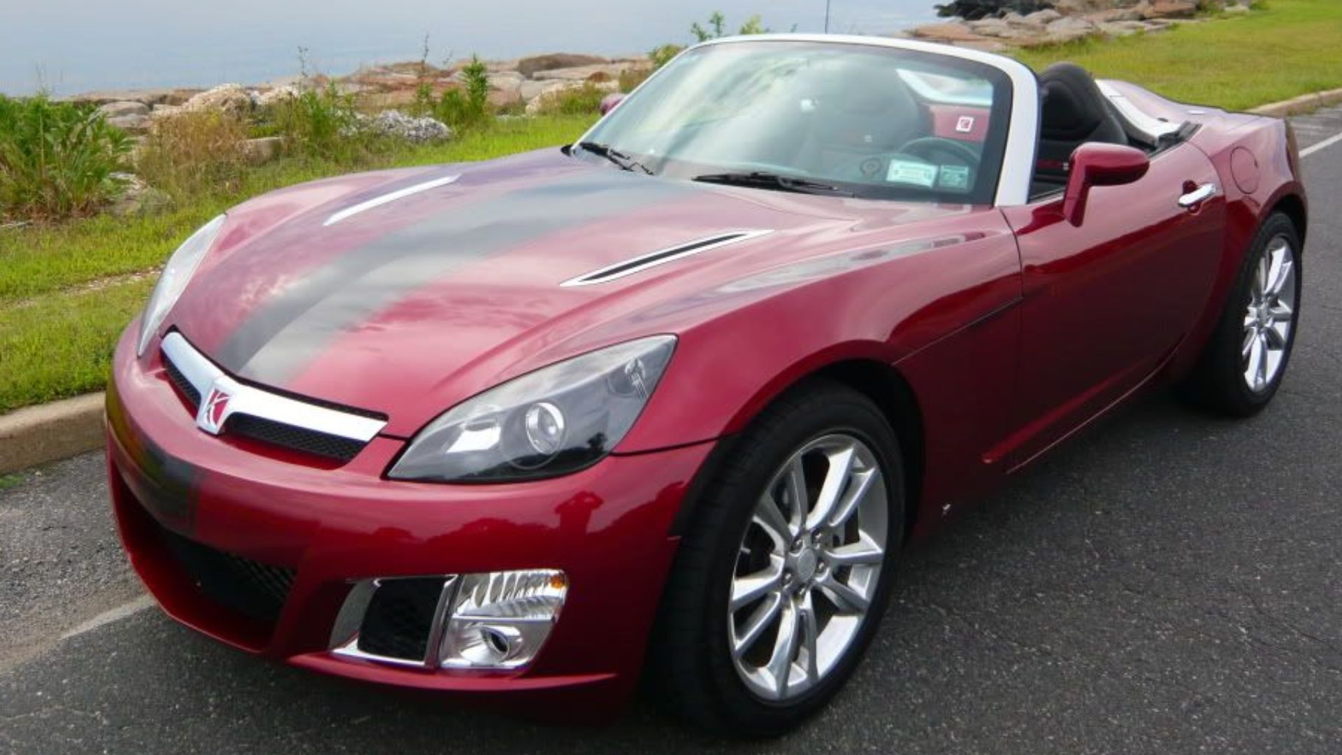 File:2009 Saturn Sky Redline.jpg